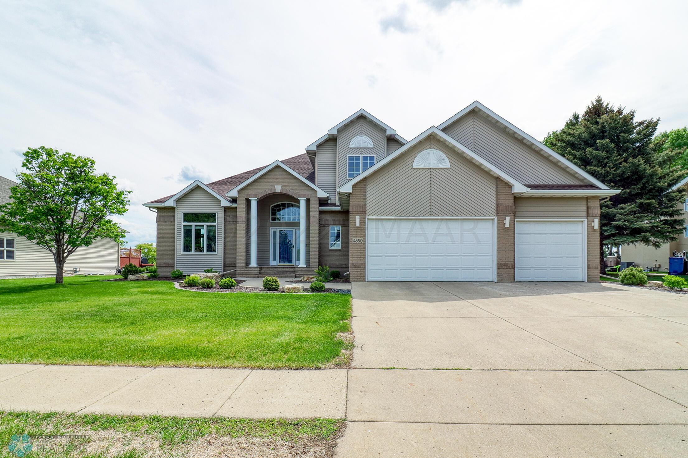 4850 Rose Creek Parkway S, Fargo, ND