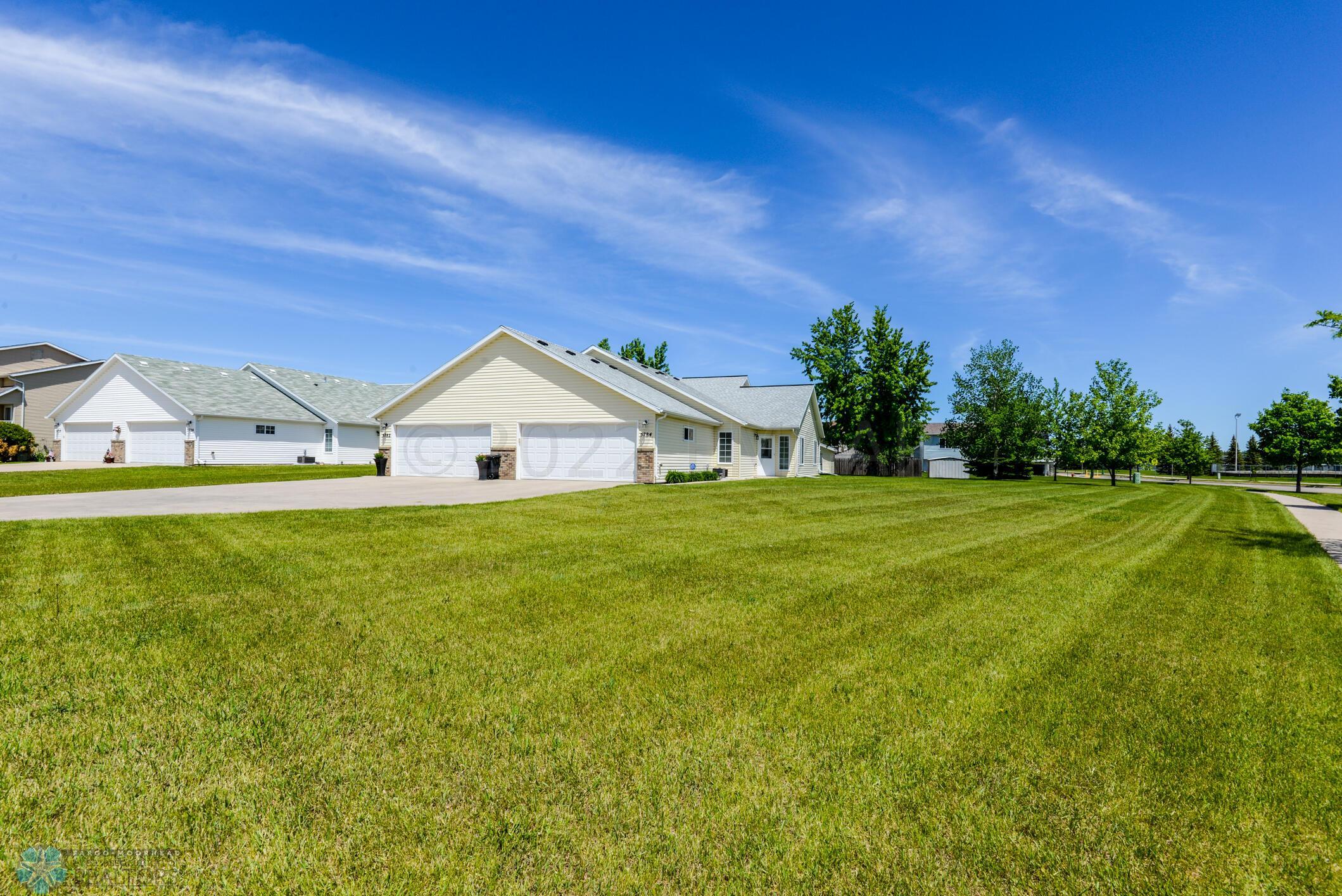 Front Exterior/Property