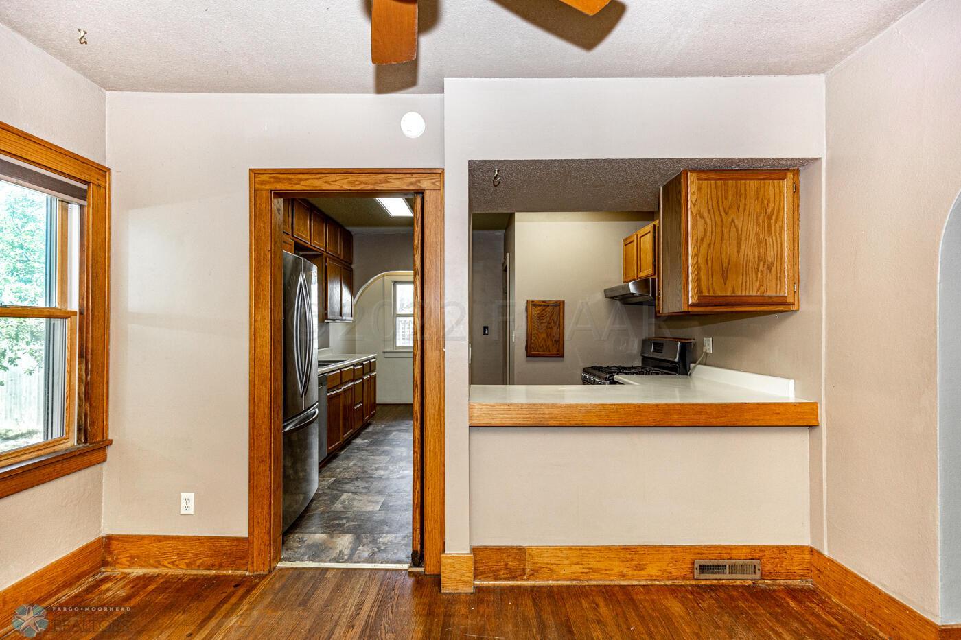 Dining to Kitchen