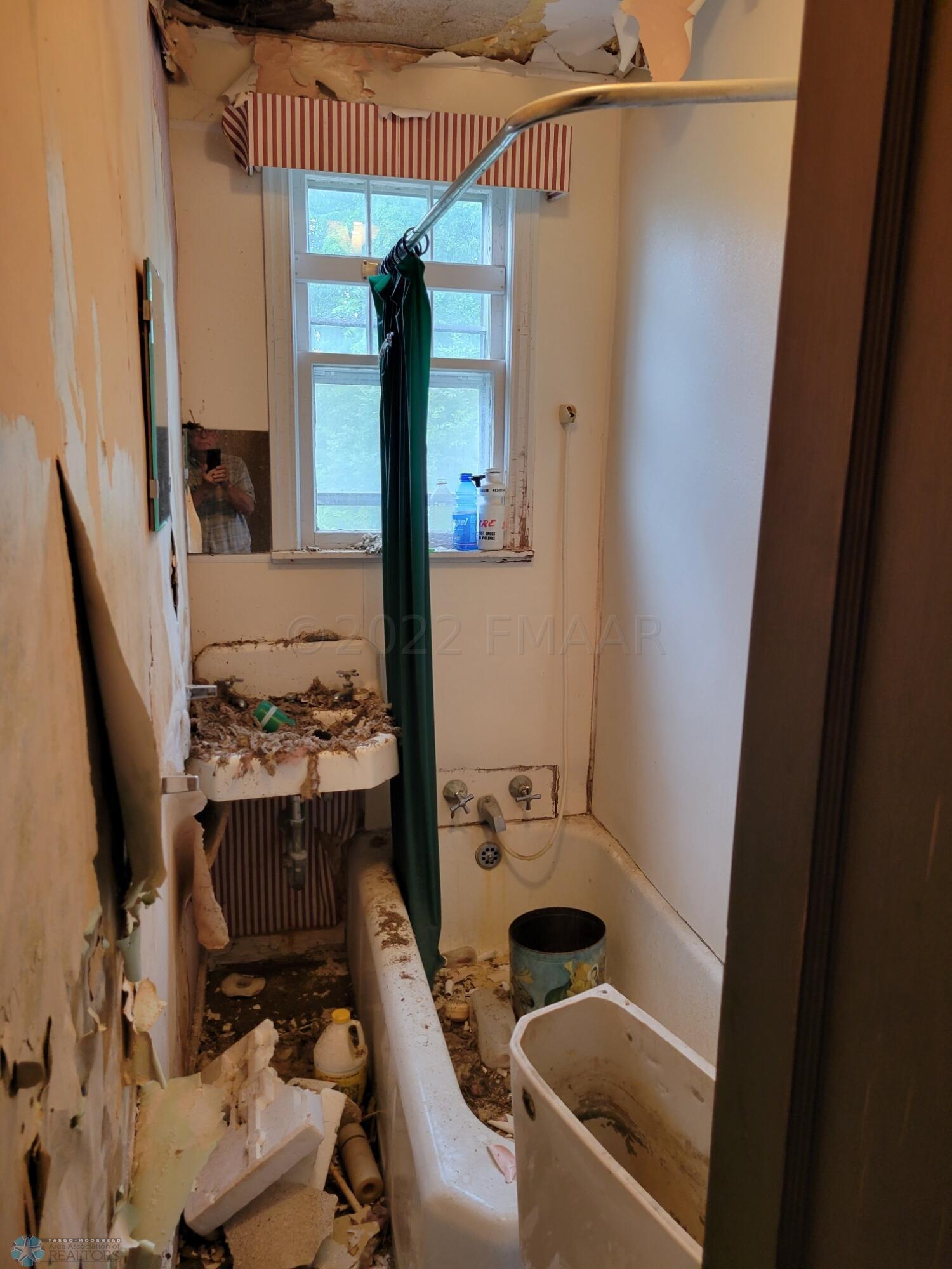 2nd floor bathroom