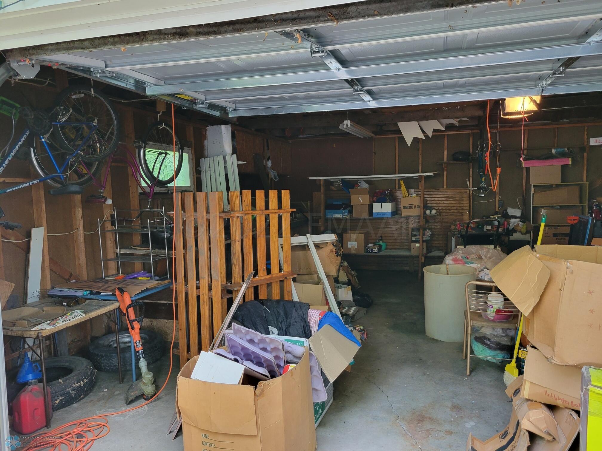 garge interior