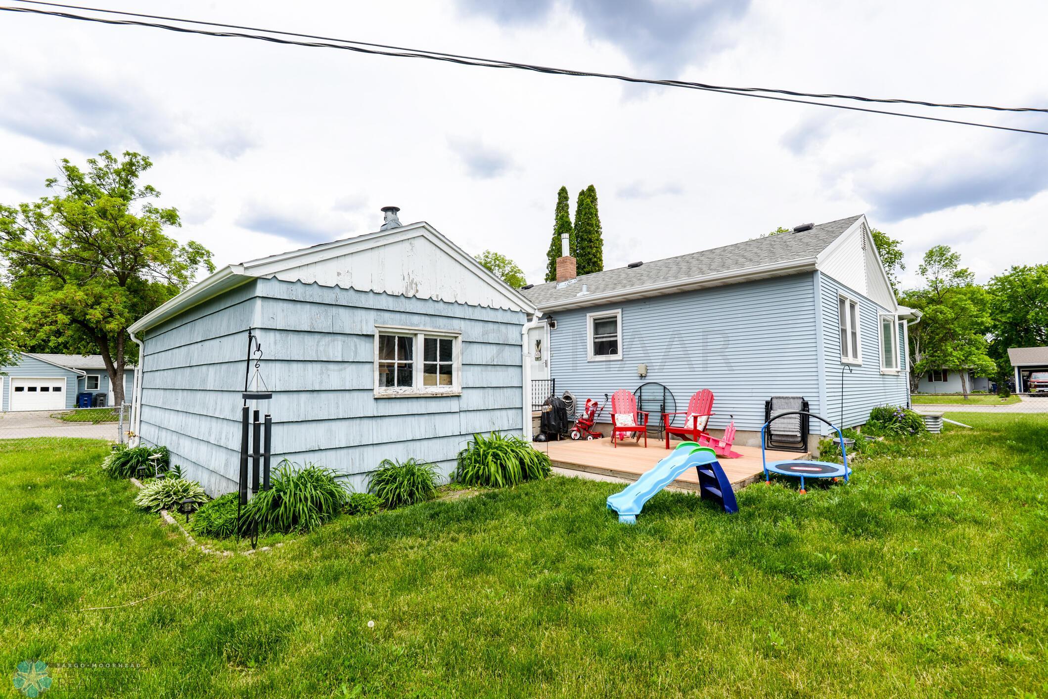 Rear Exterior & Garage