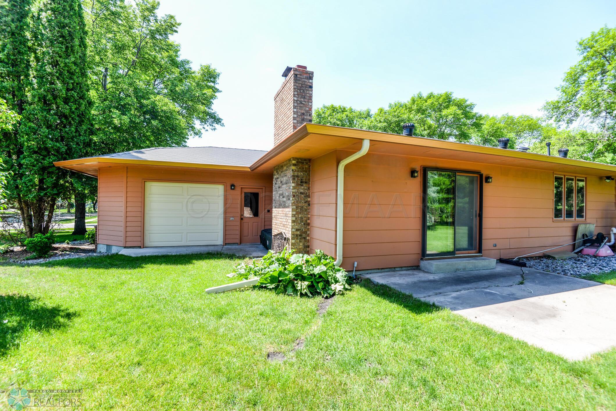 Garage/Patio