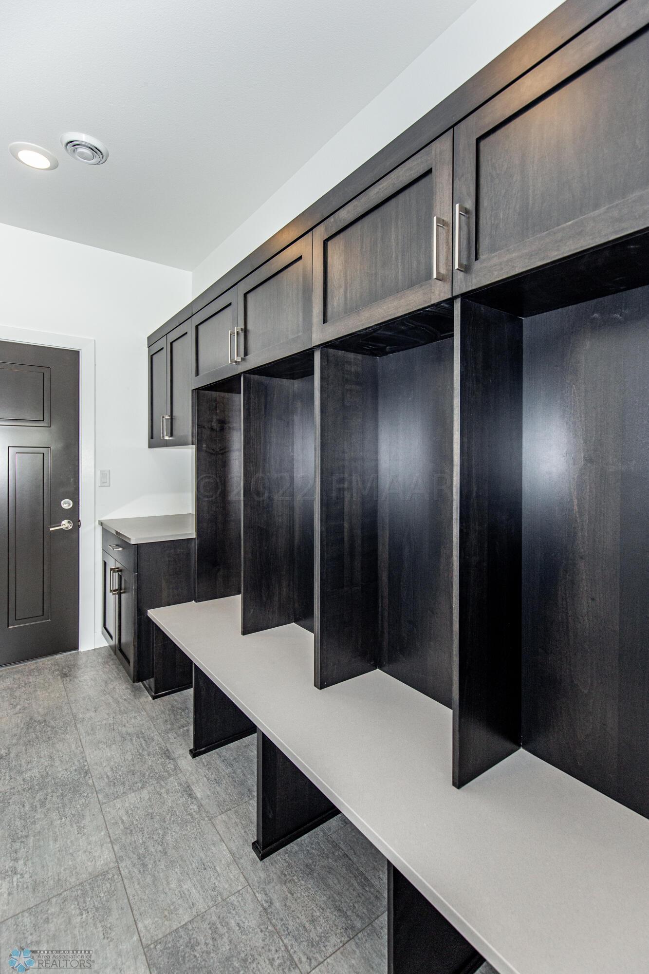 Mud Room w. Lockers