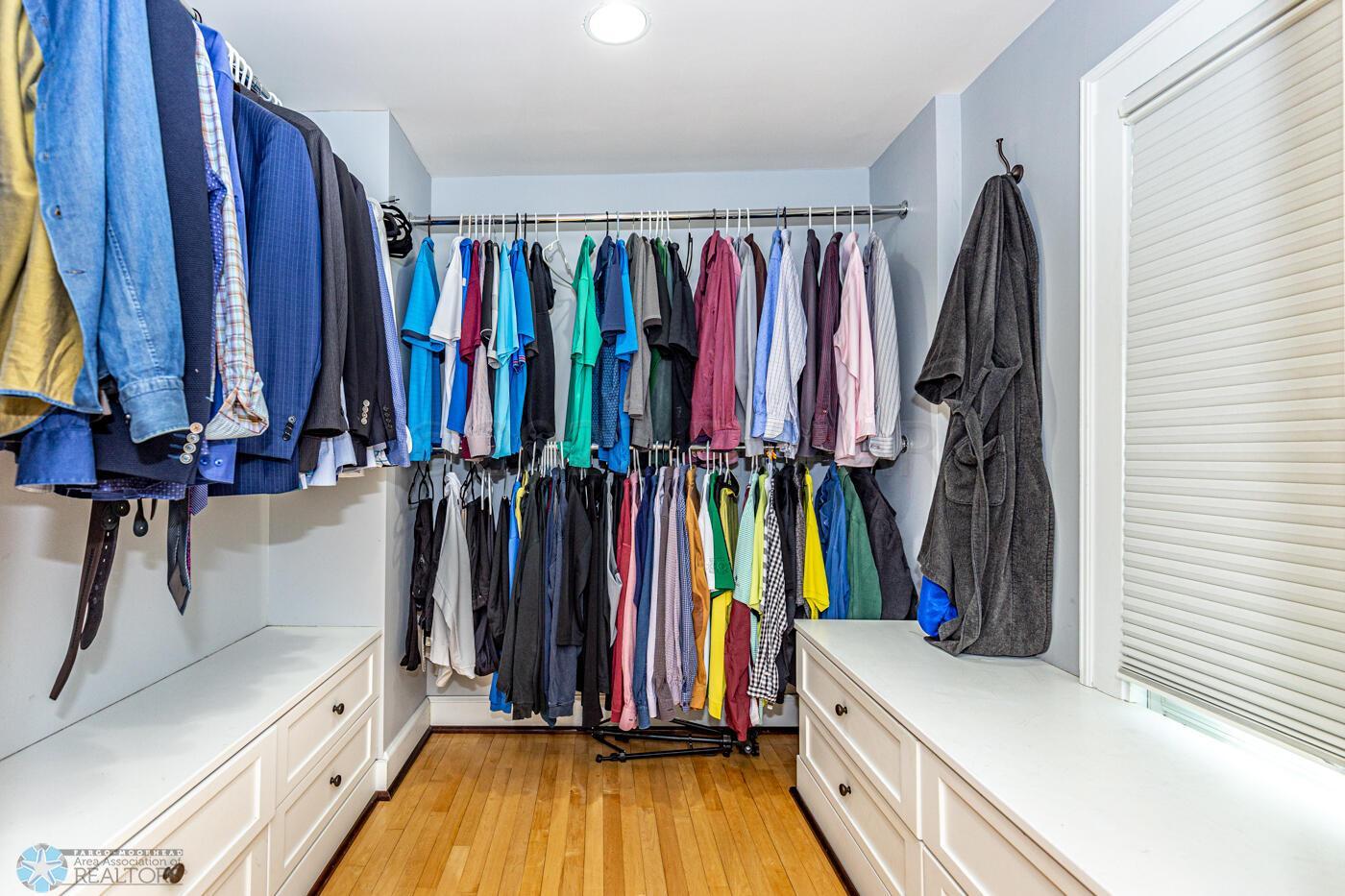 Master Walk-In