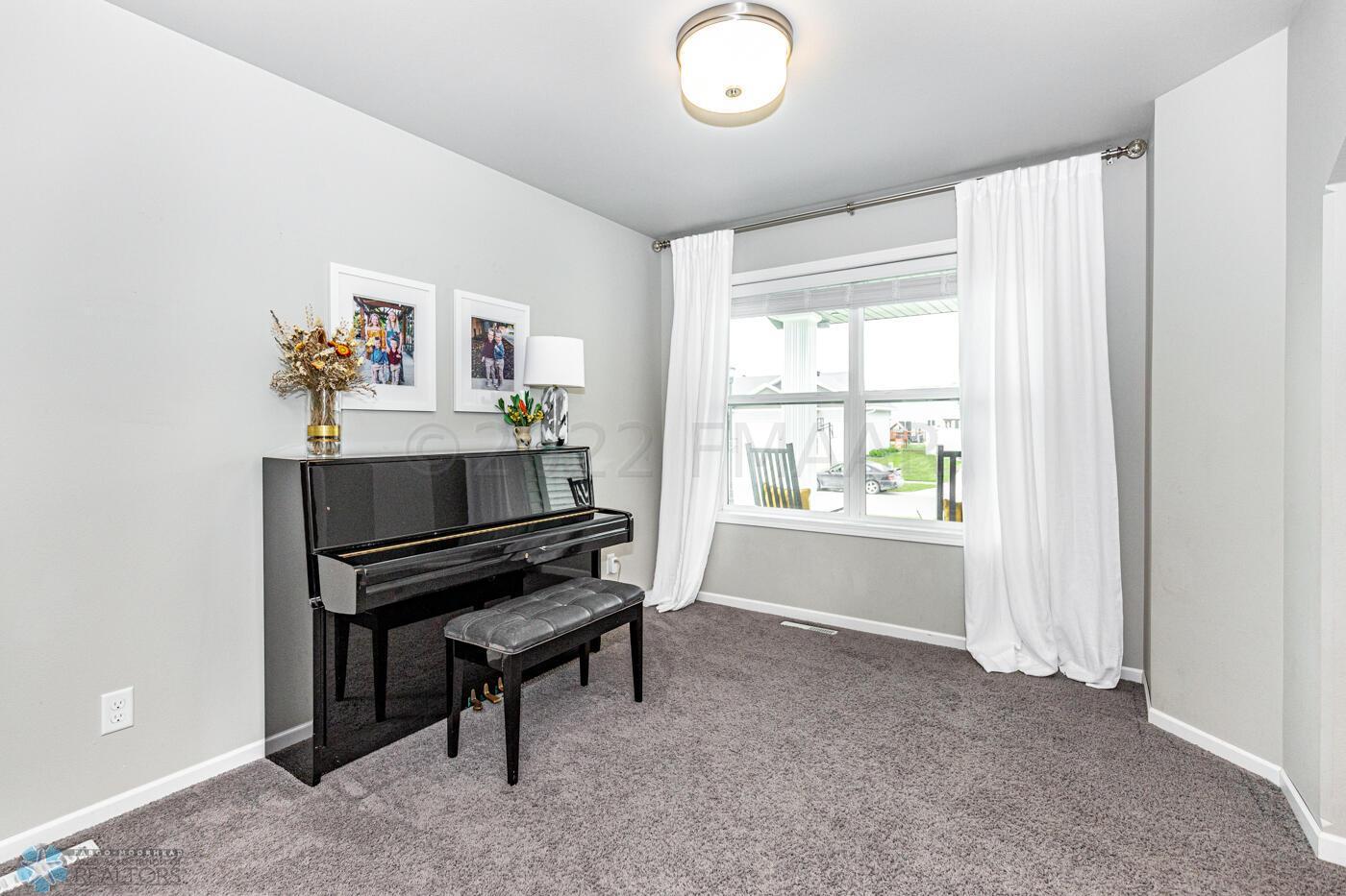 Office/Flex Room