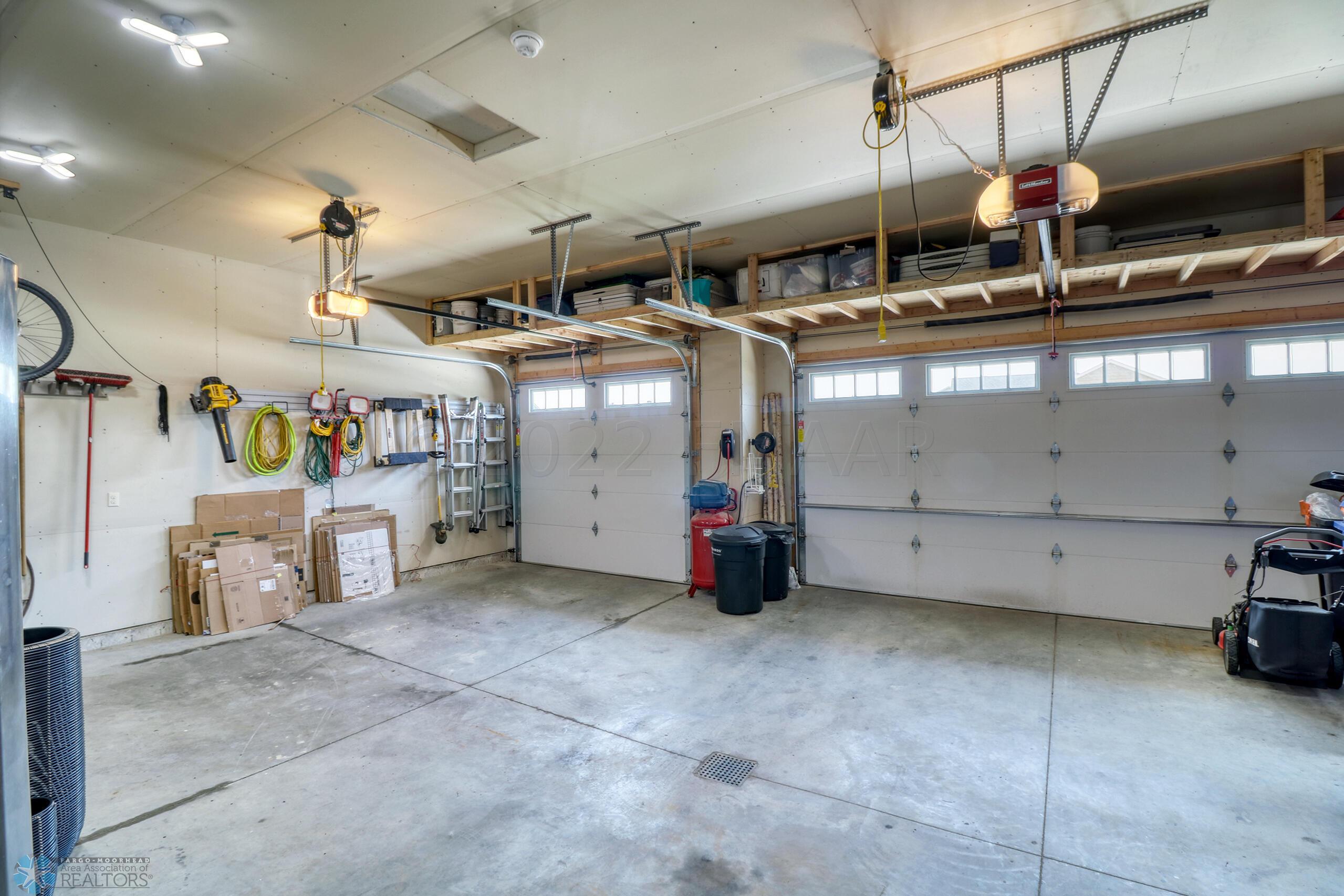 Oversized 3-Stall Garage