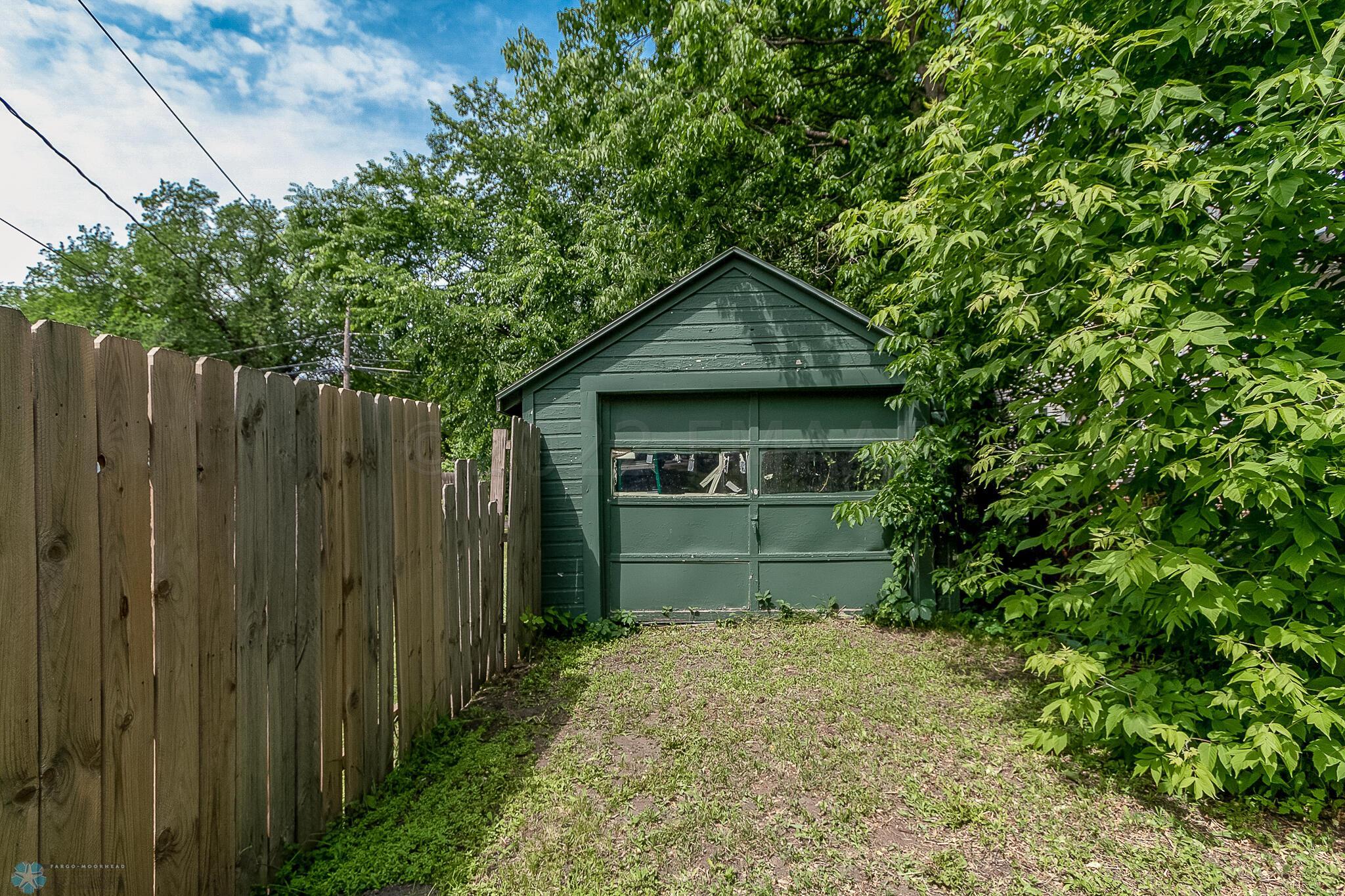 219 11th St N, Moorhead, MN 56560-07