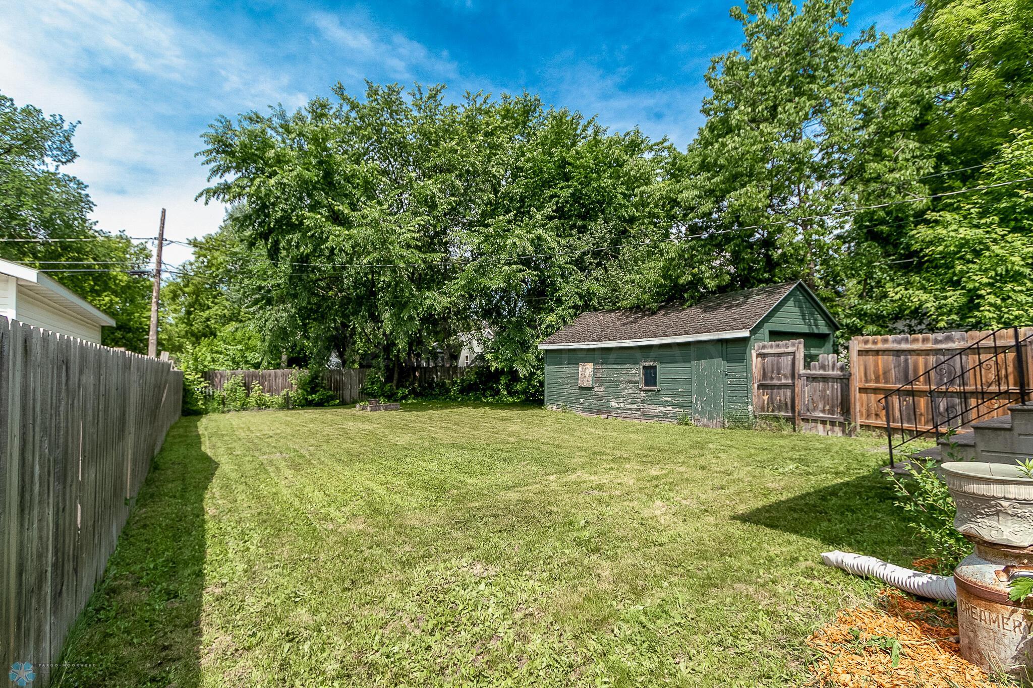 219 11th St N, Moorhead, MN 56560-06