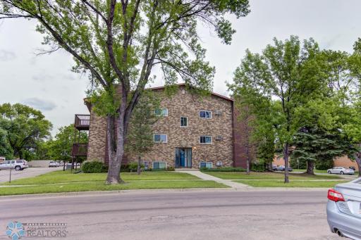 1129 22 Street S, B2, Fargo, ND 58103
