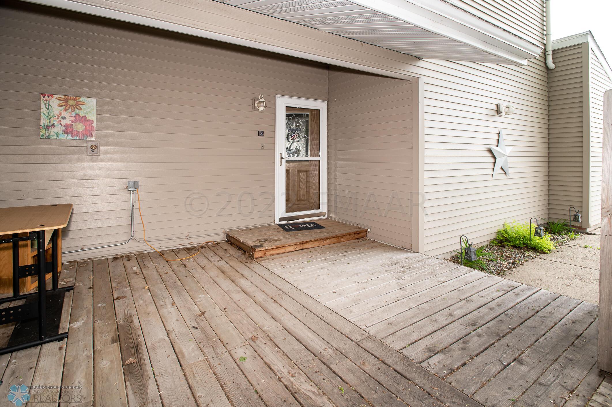 Sitting deck