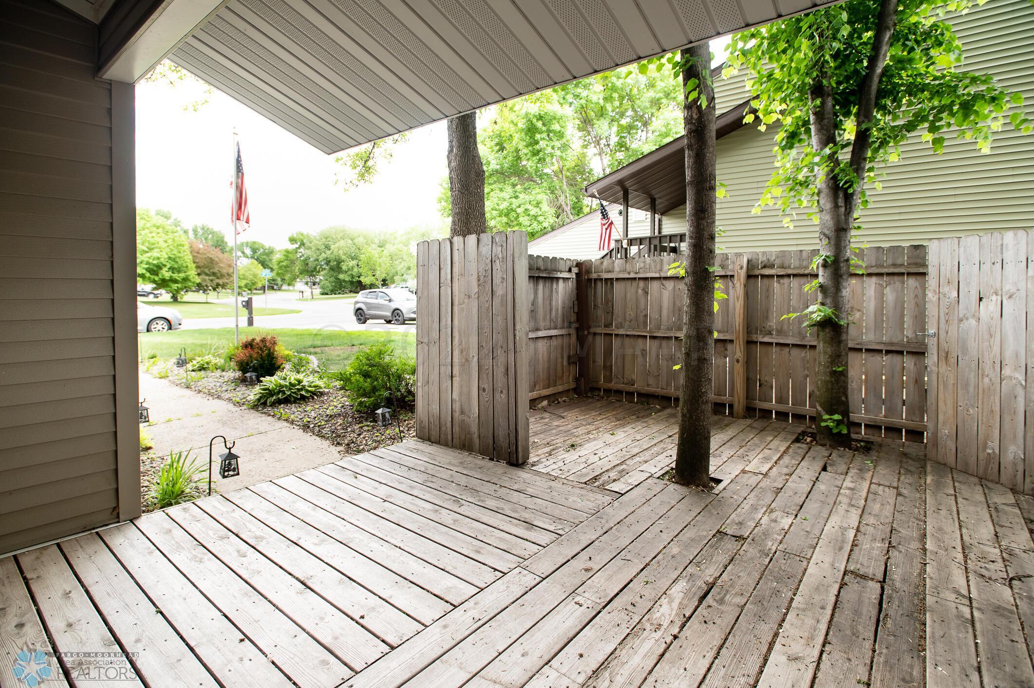Sitting deck