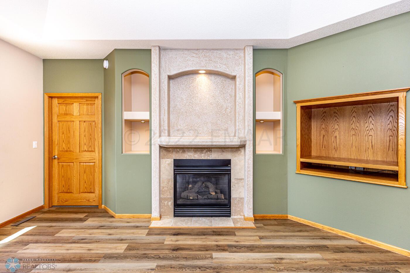 Living Room w/fireplace