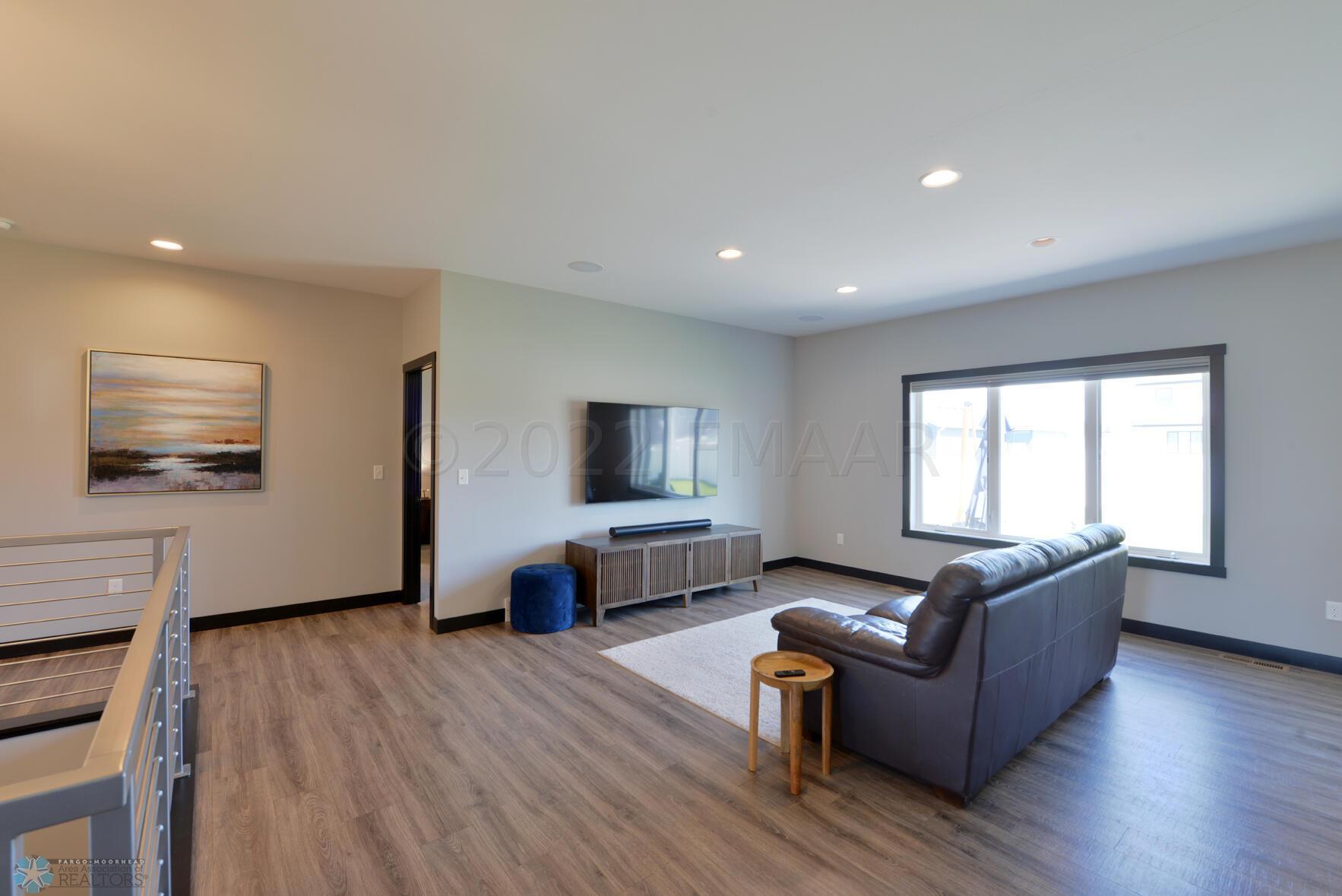 6733 60th Ave S Fargo