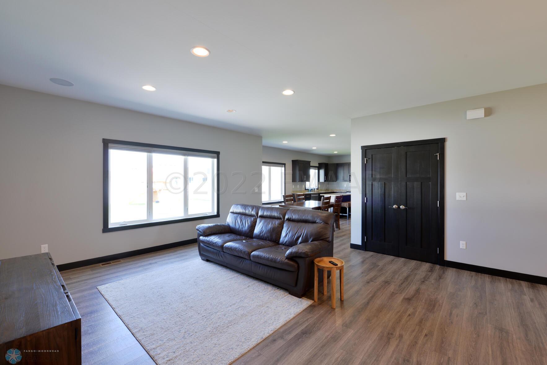 6733 60th Ave S Fargo