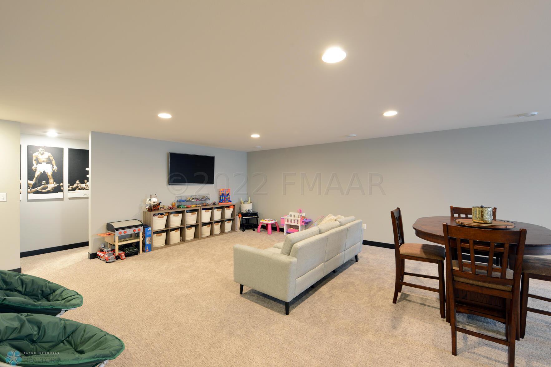6733 60th Ave S Fargo