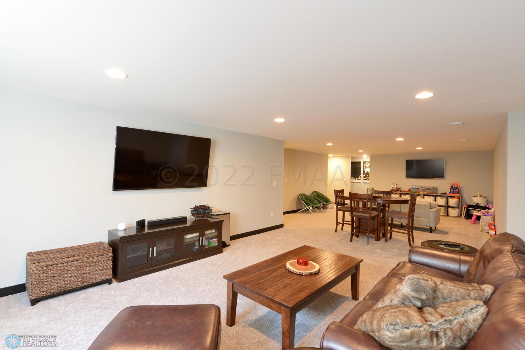 6733 60th Ave S Fargo