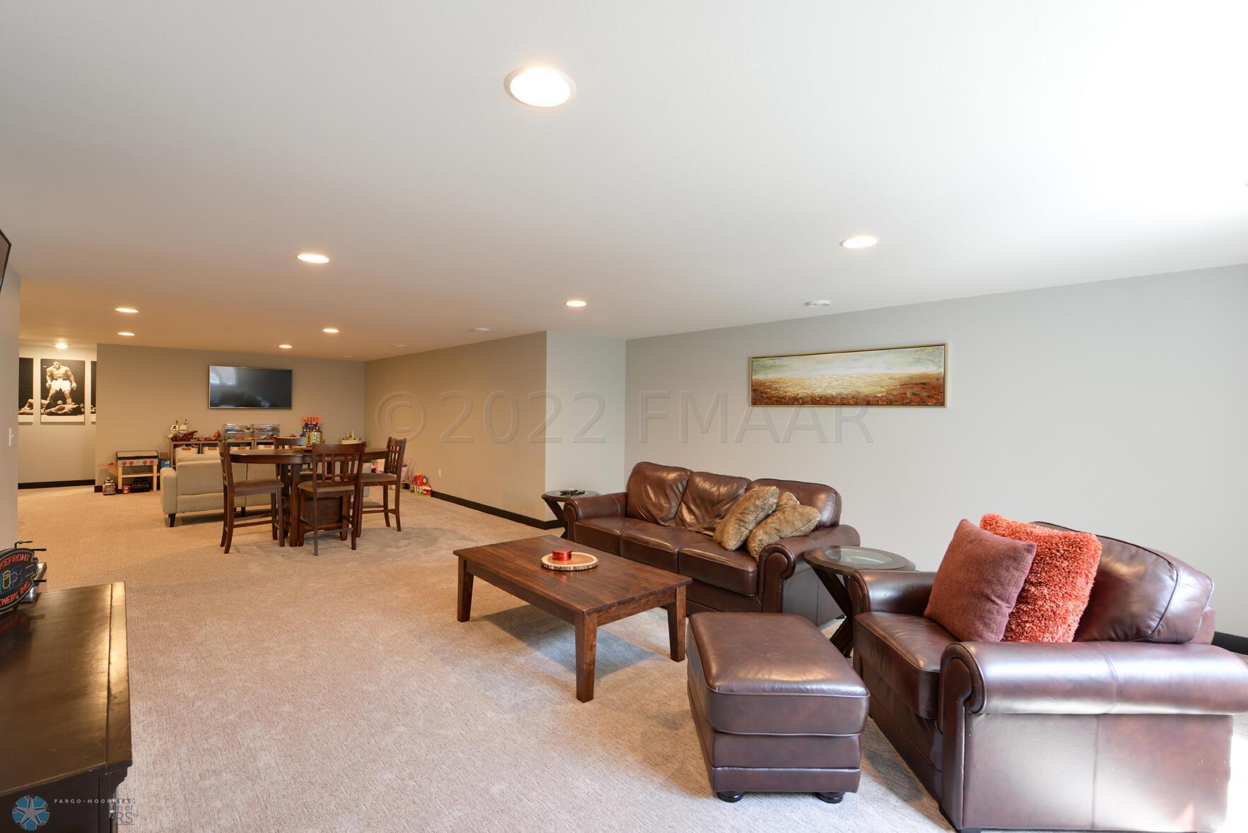 6733 60th Ave S Fargo