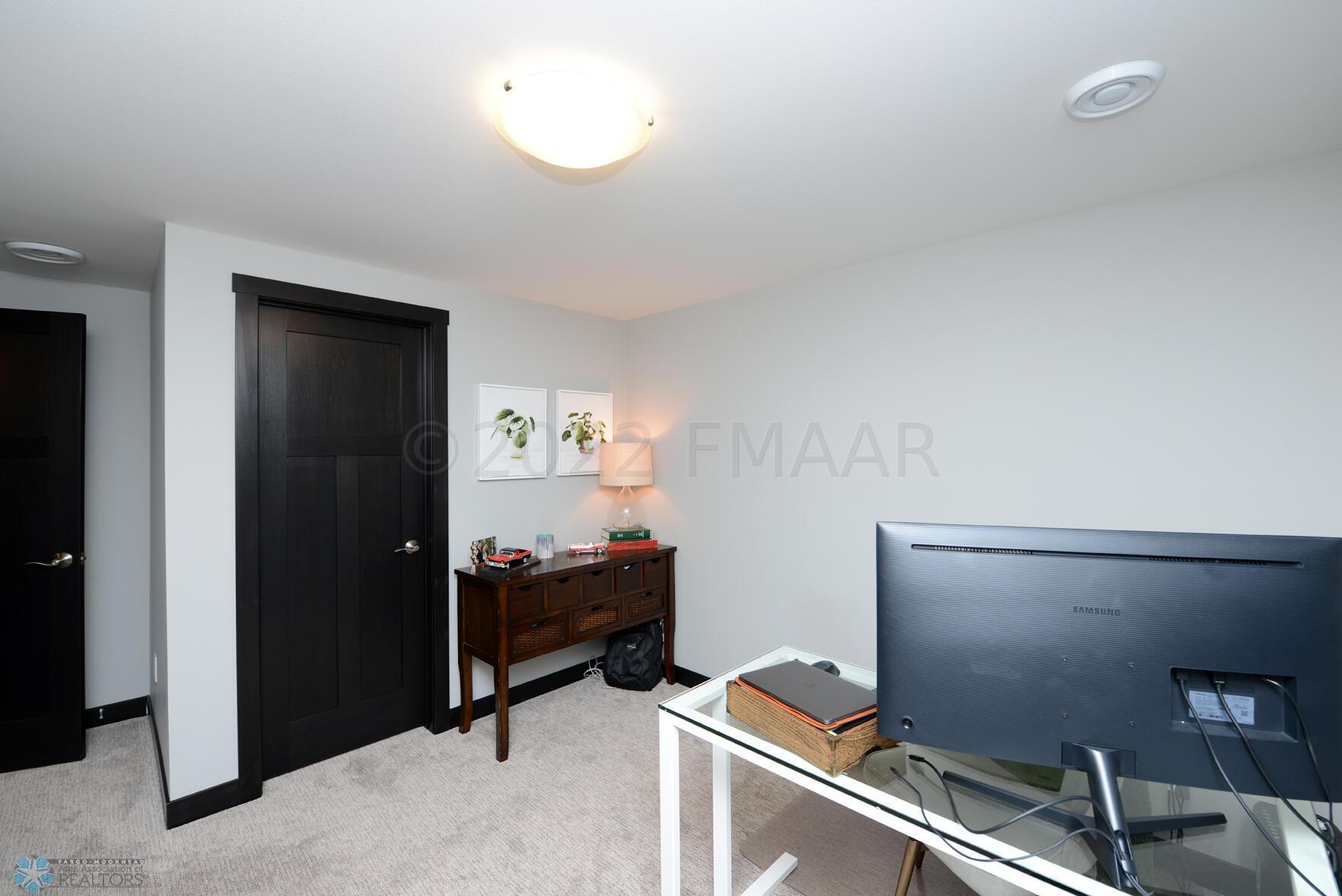 6733 60th Ave S Fargo