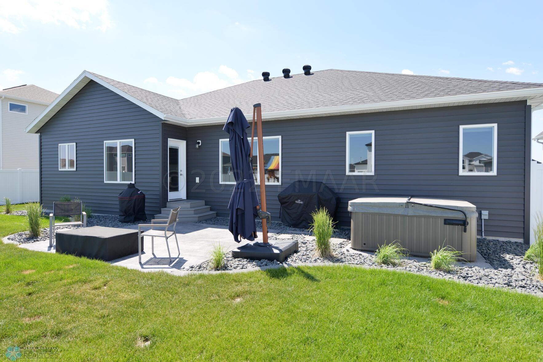 6733 60th Ave S Fargo