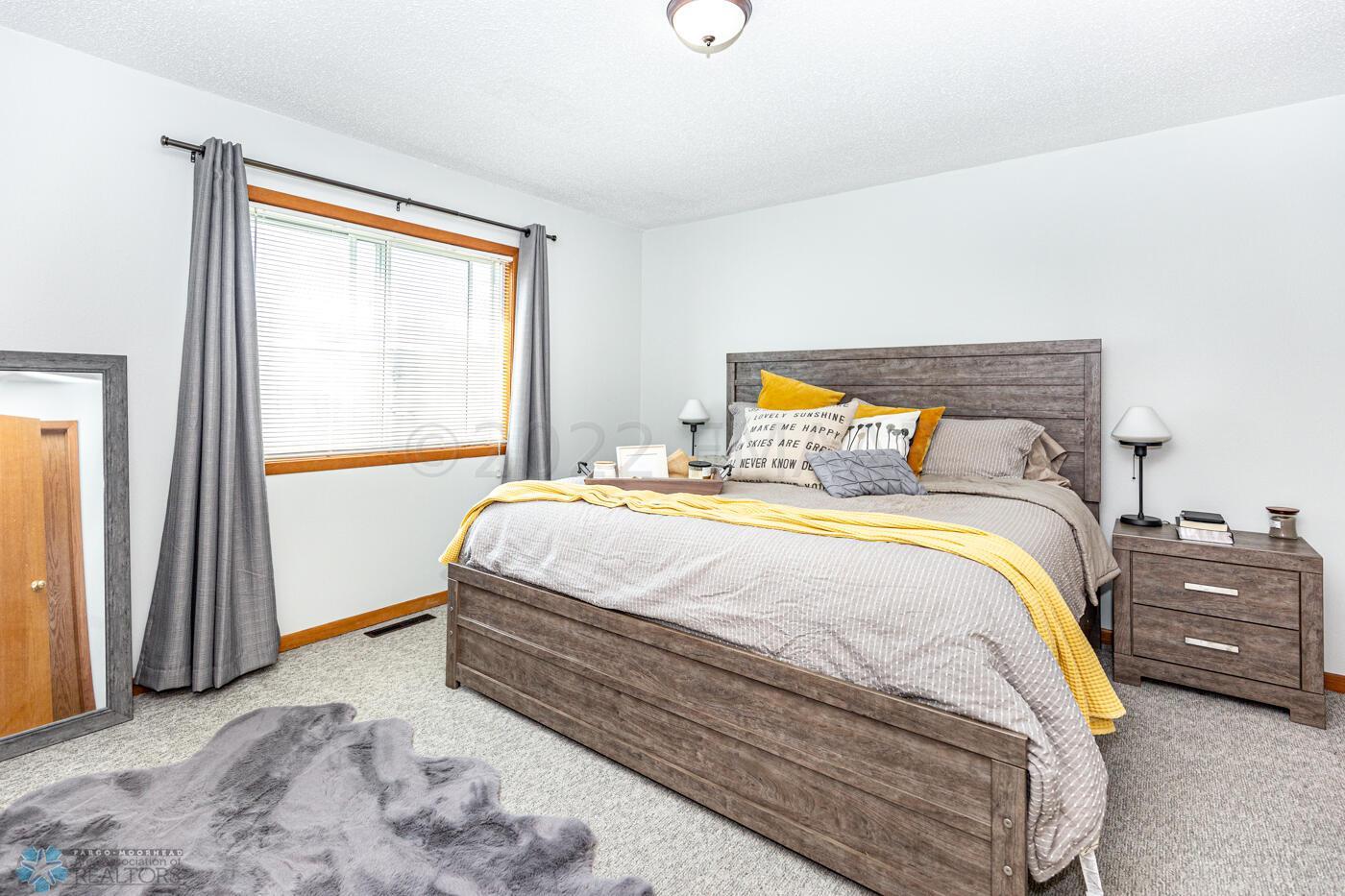 Primary Bedroom - Upper Level