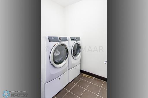 7014 MAPLE Lane, Horace, ND 58047
