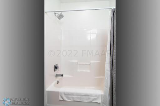 7014 MAPLE Lane, Horace, ND 58047