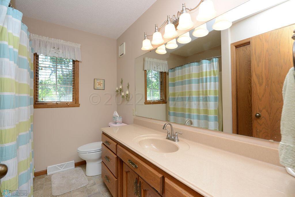 Upper Guest Bath