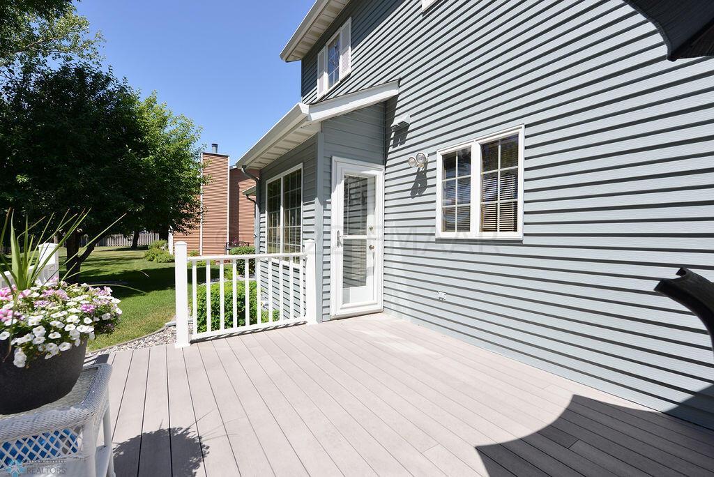 Access To Kitchen/Dining