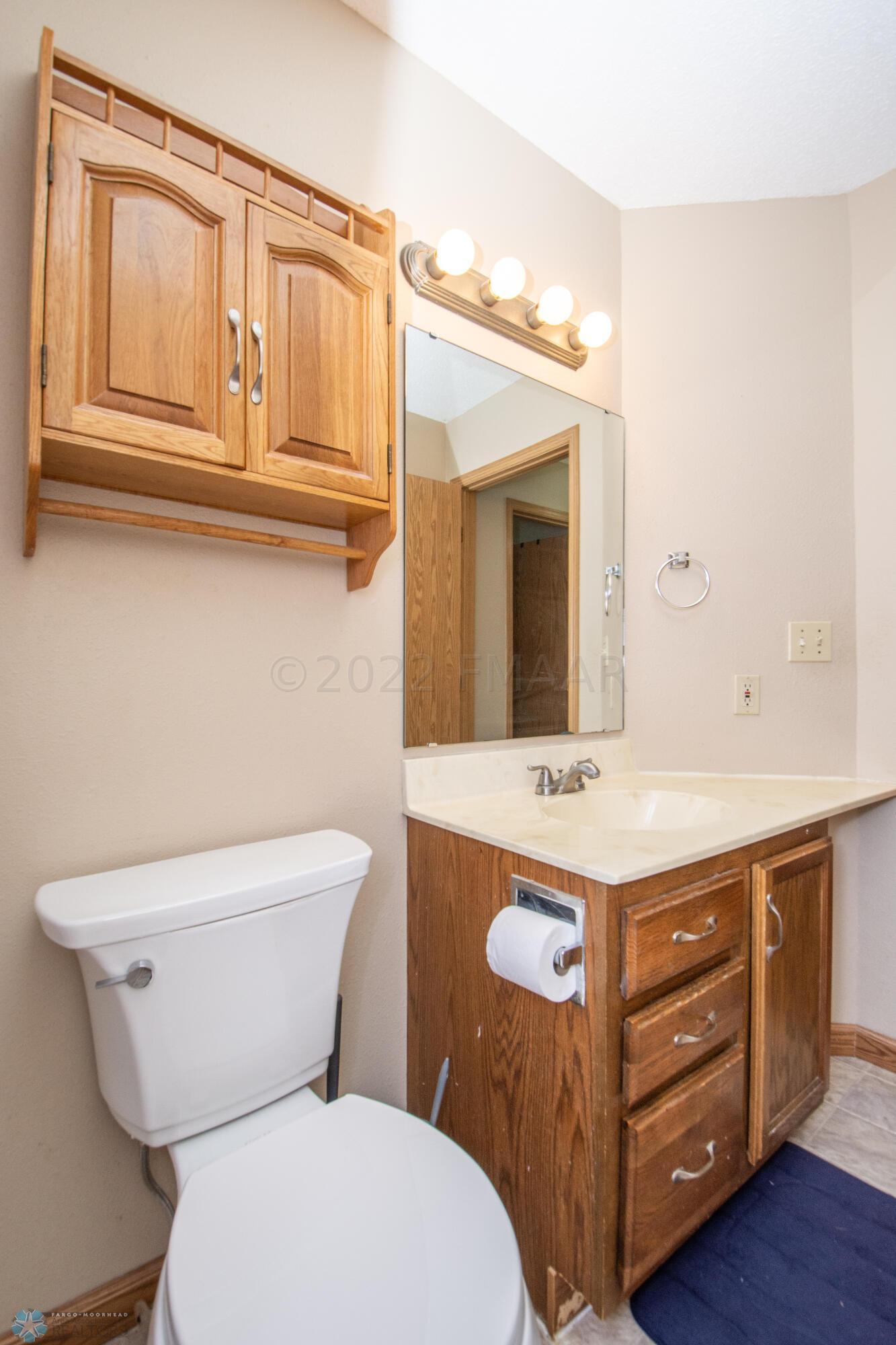 upper full bathroom