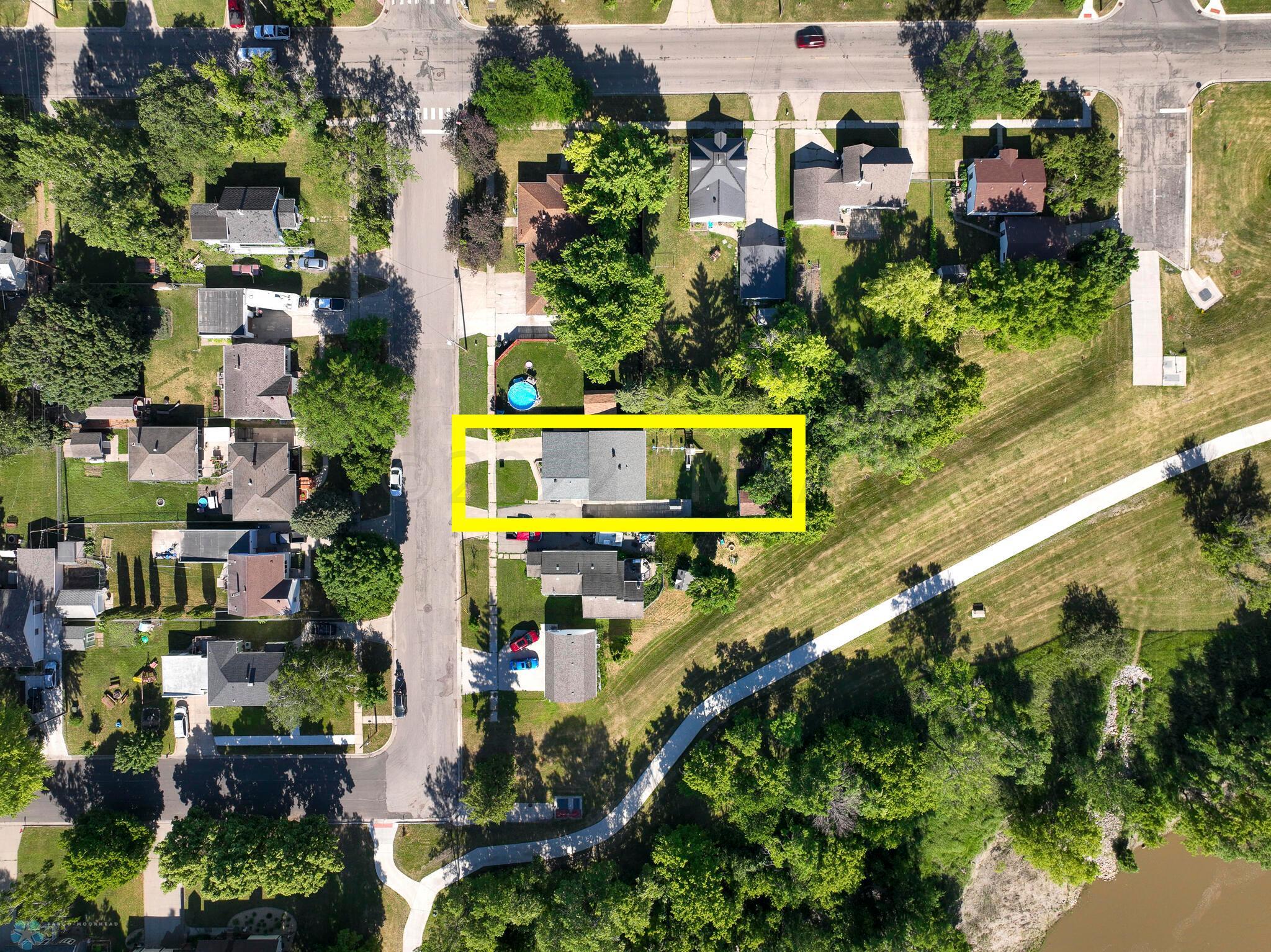 815 10 Ave North Moorhead-21