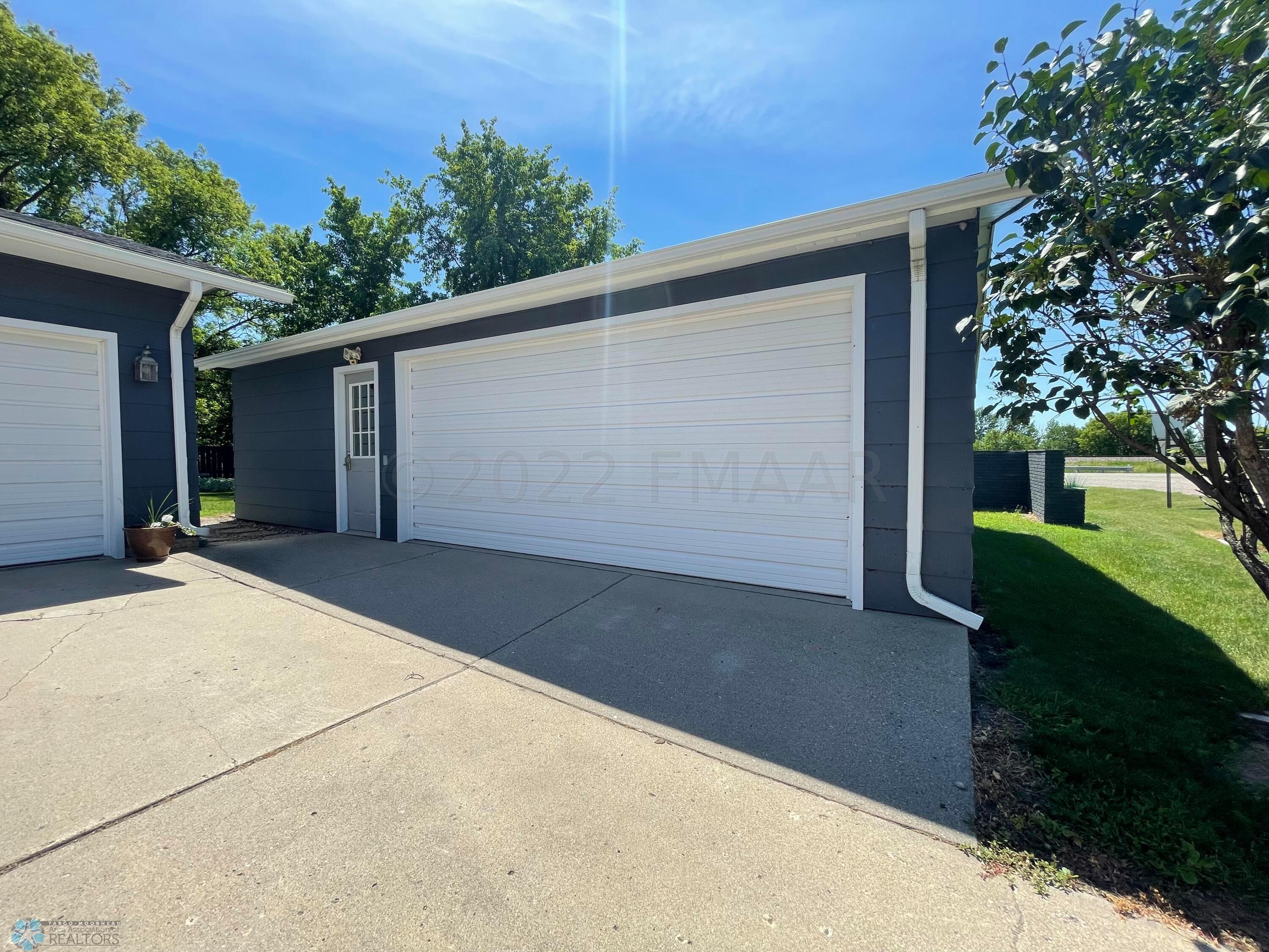 Detached Garage