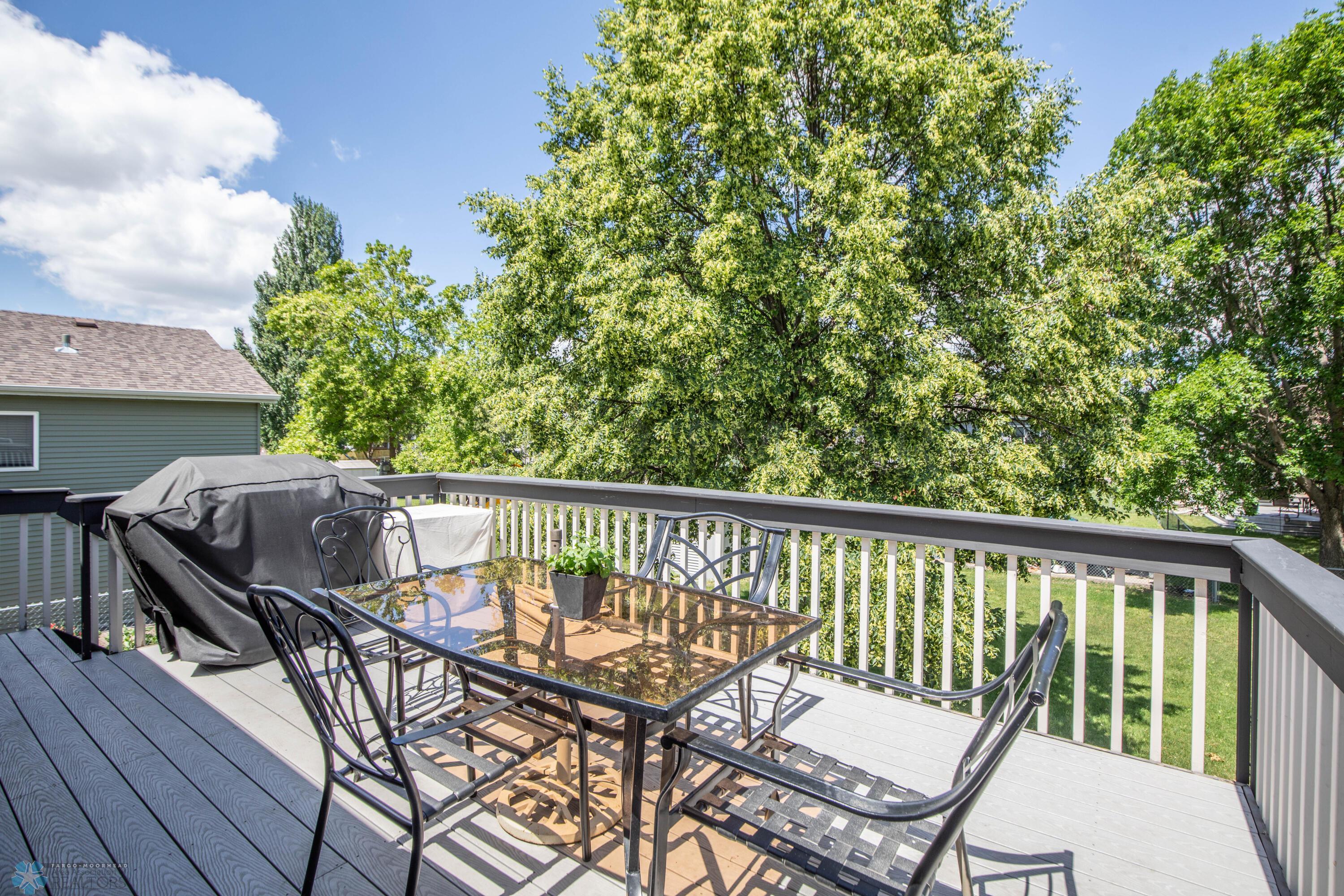 No-maintenance Deck