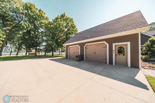 25699 FRIEDA Drive, Detroit Lakes, MN 56501