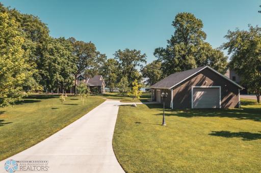 25699 FRIEDA Drive, Detroit Lakes, MN 56501