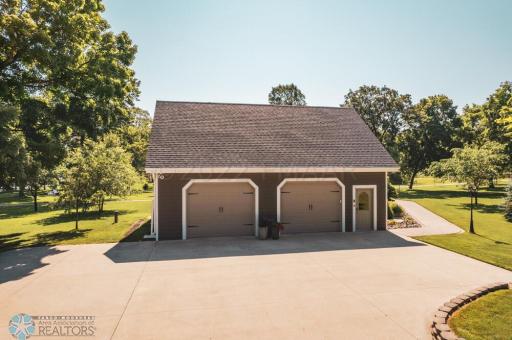 25699 FRIEDA Drive, Detroit Lakes, MN 56501