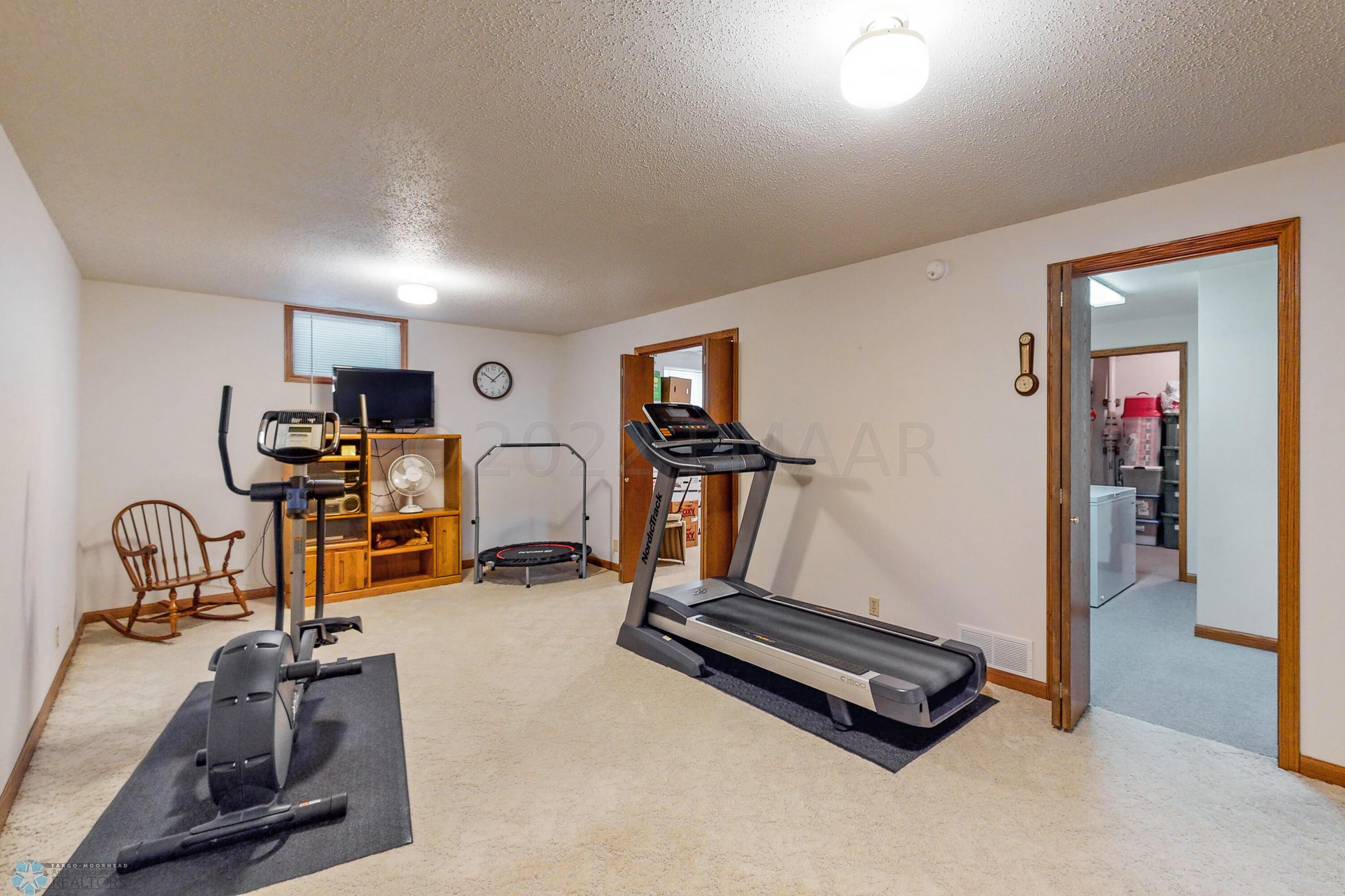 2509-33rd-St-S-06282022_150913-Edit