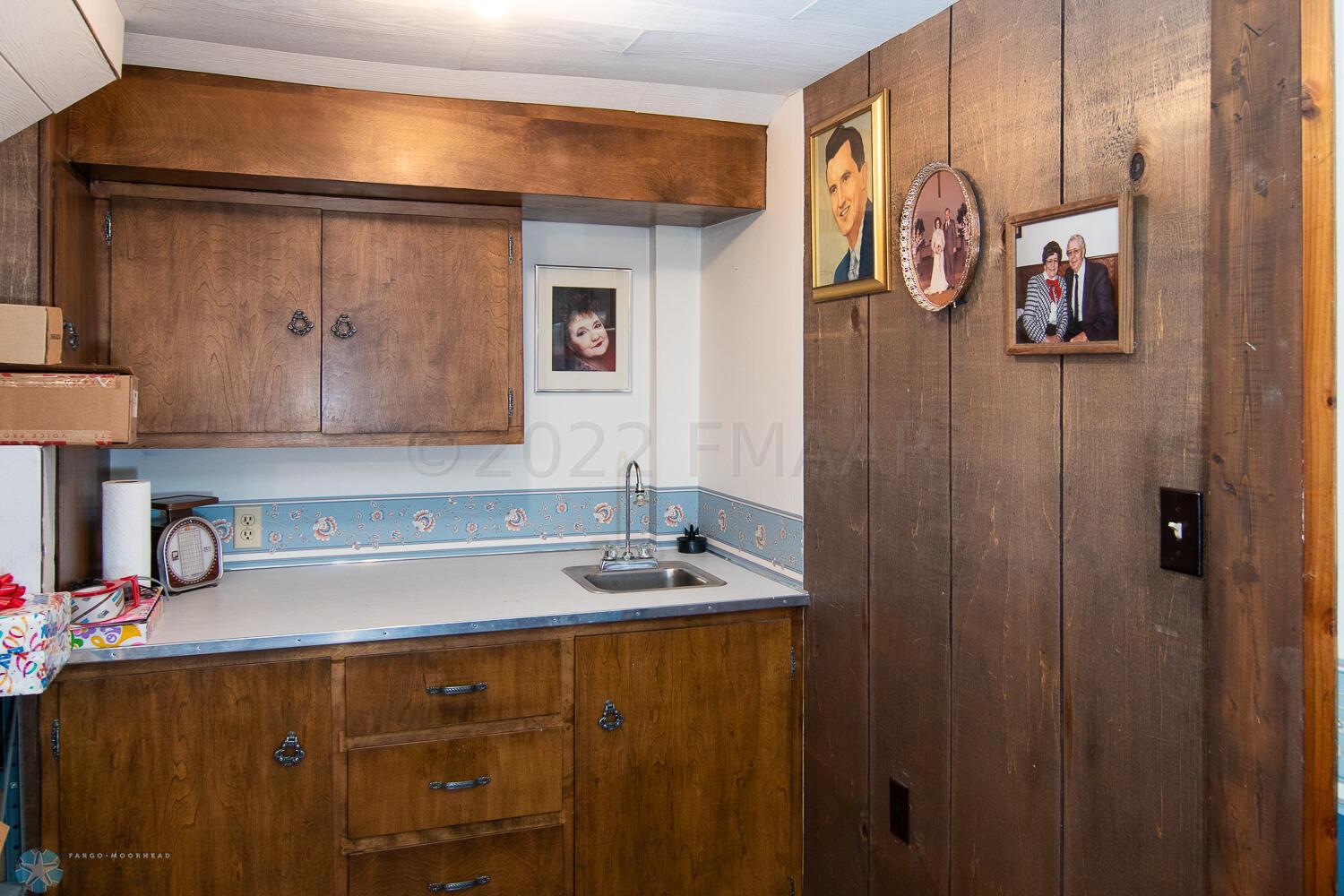 Wet-Bar Area