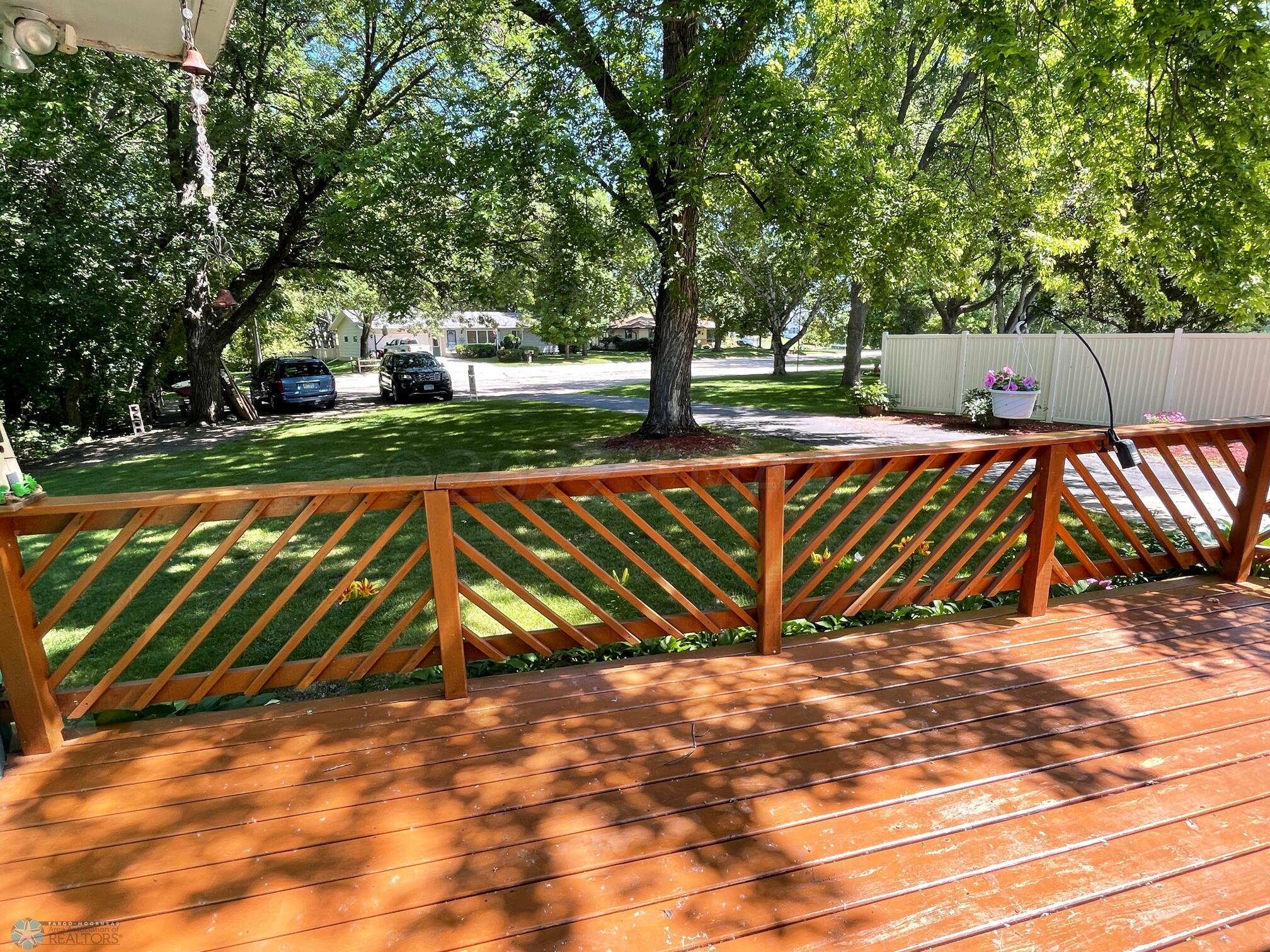 17-Deck by front entrance (3)