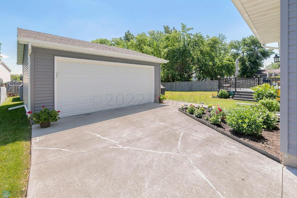 Detached Garage