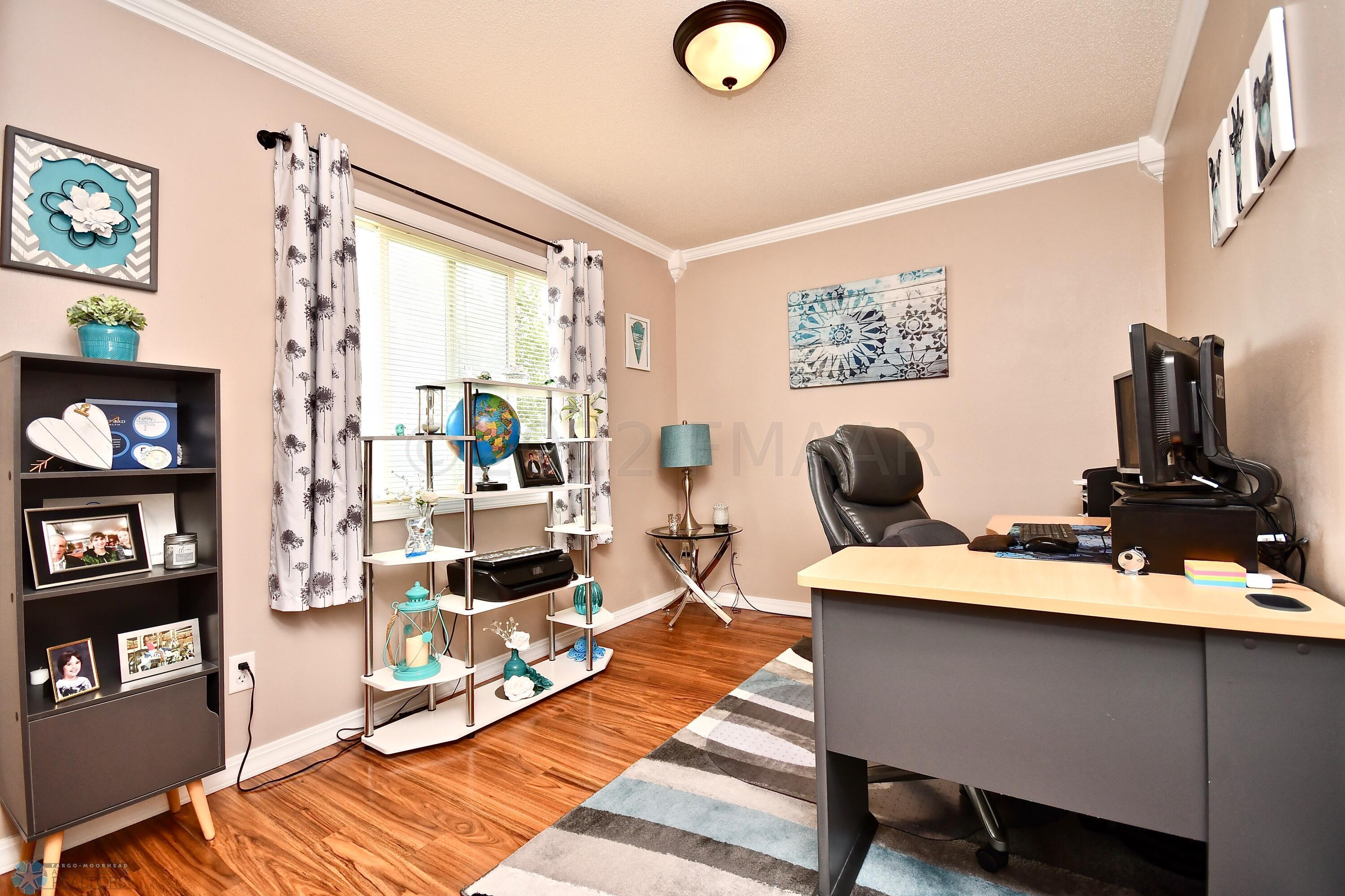 Bedroom/Office