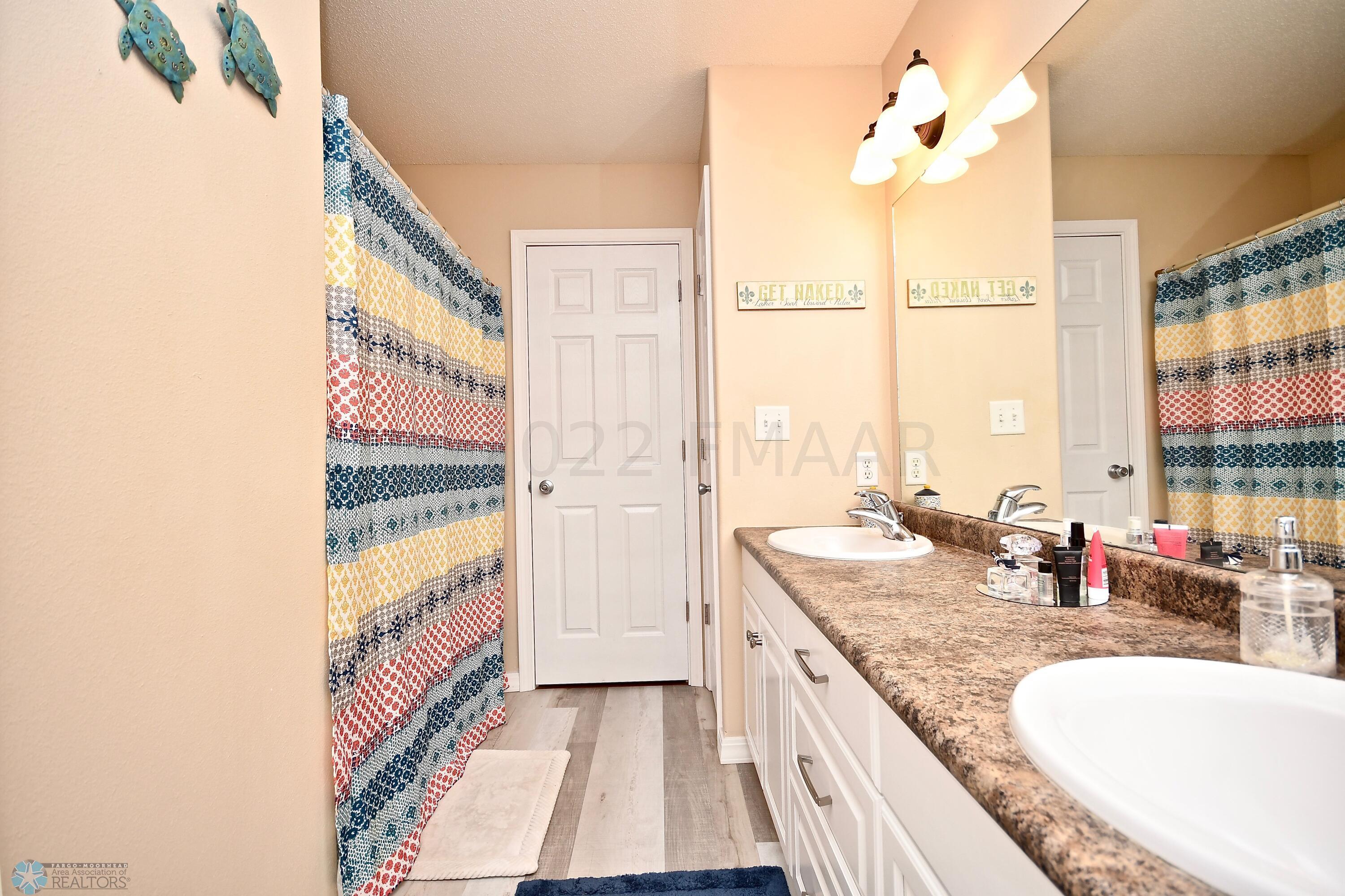 Full bath upper level 2