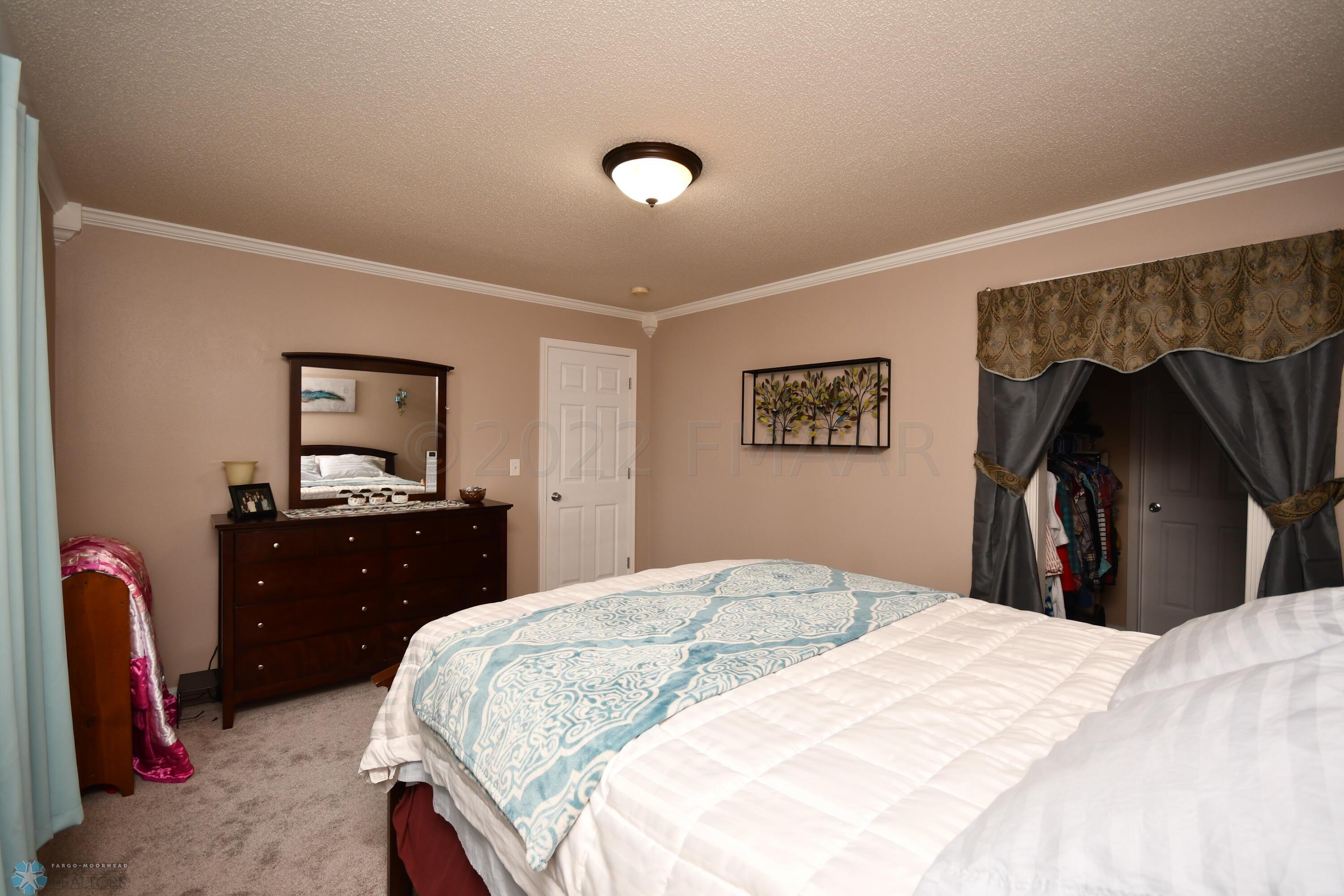 Master Bedroom w walk in closet