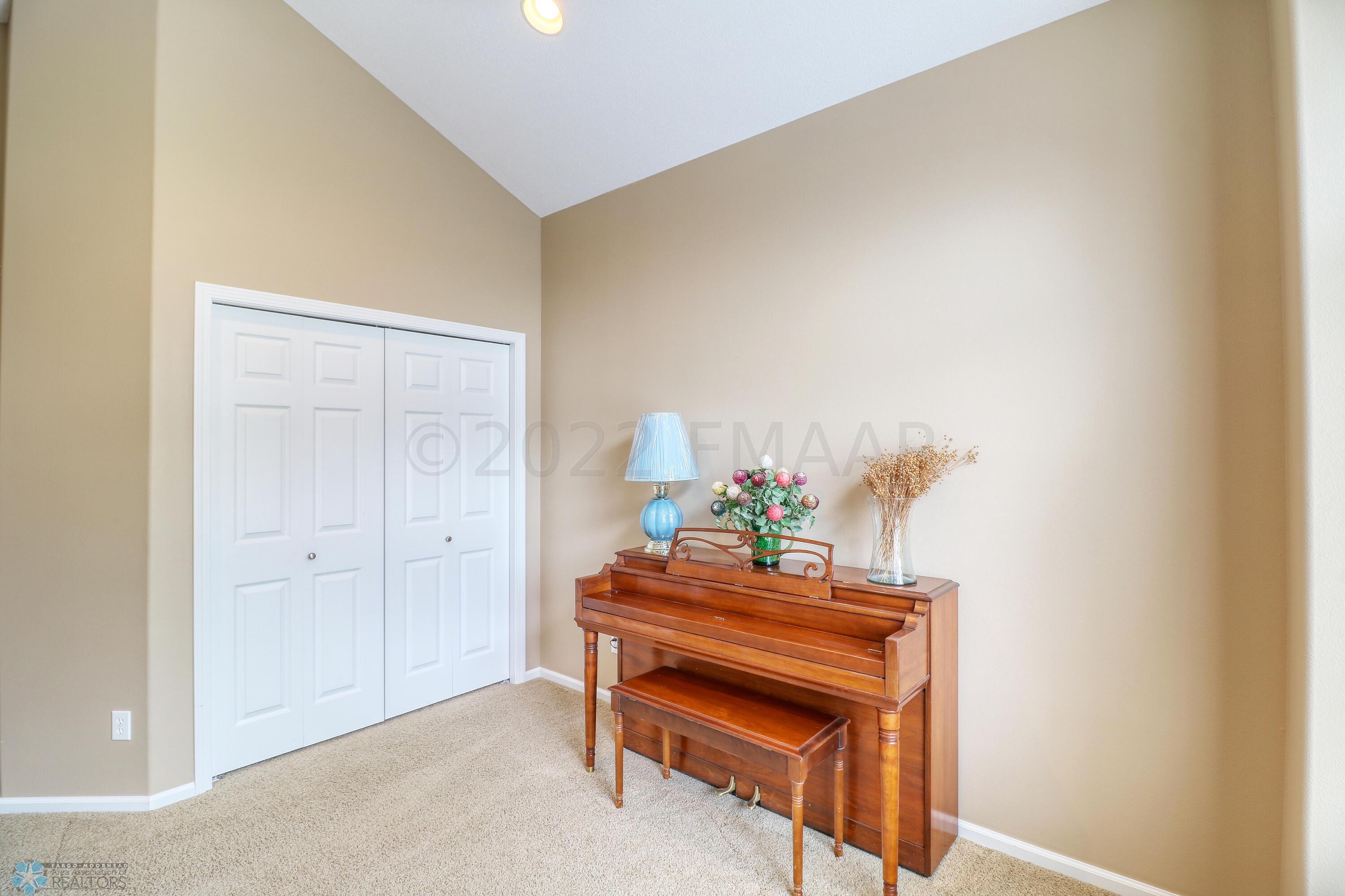 Office/Guest Room