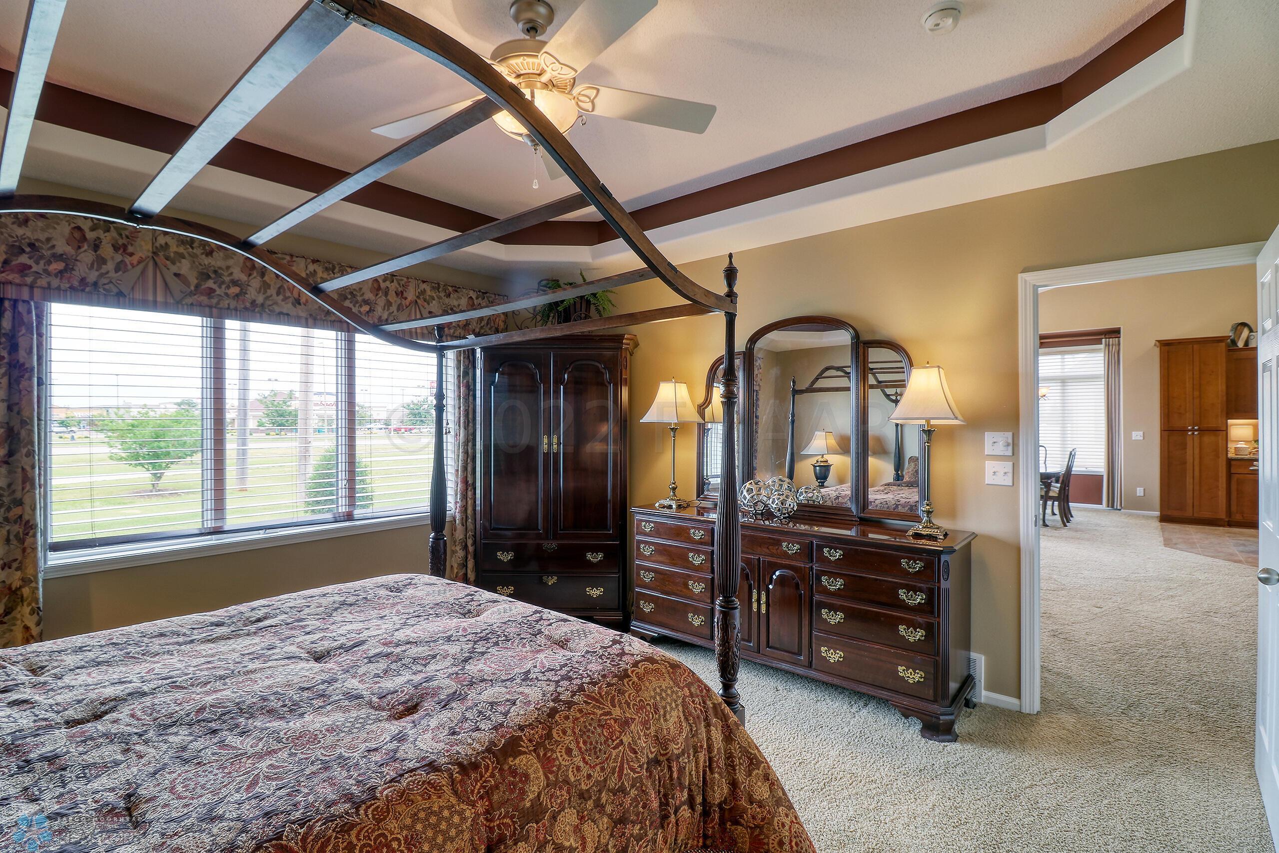 Master Bedroom Tray Ceiling & Lighting