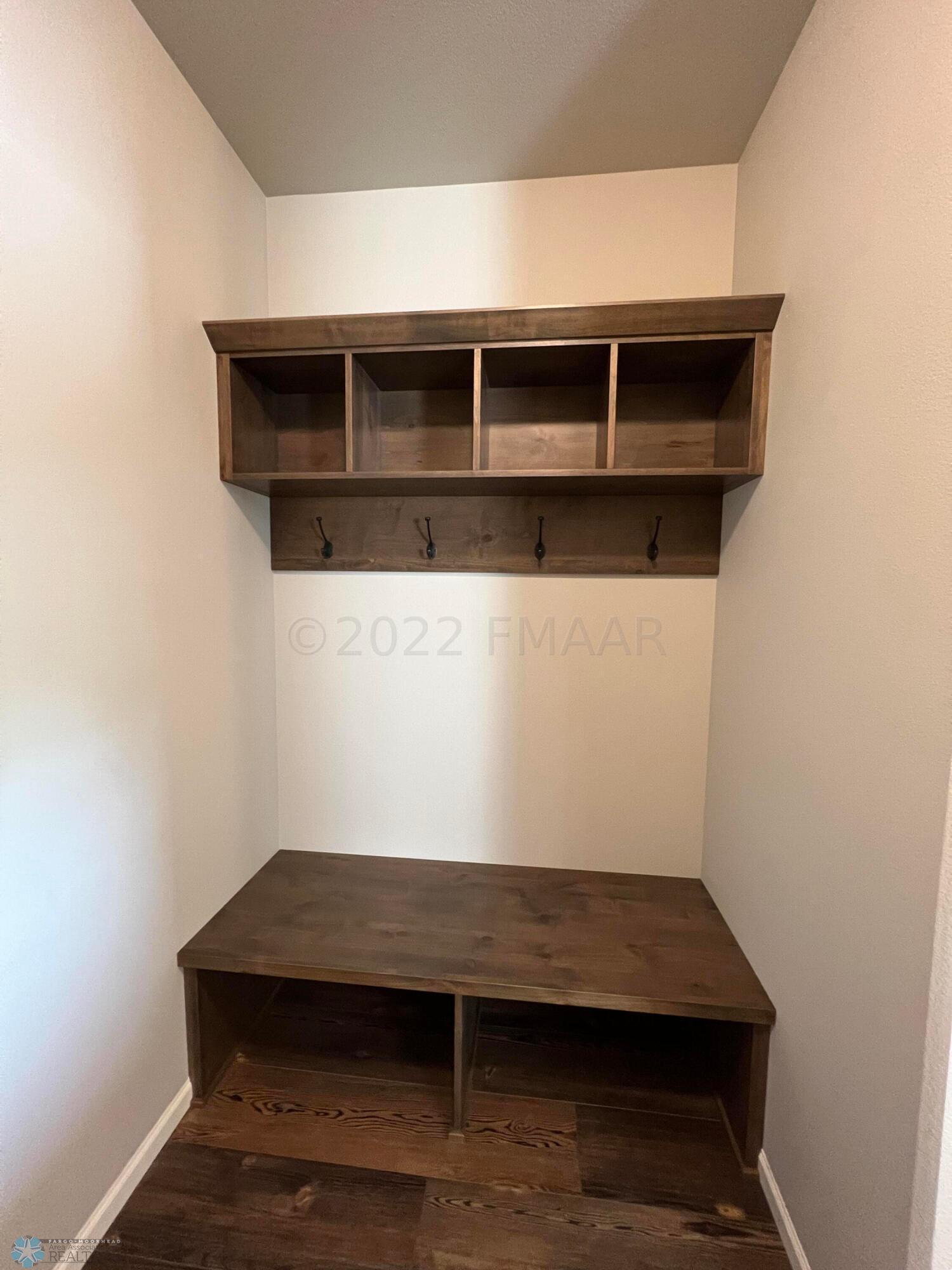 Bench/Cubbies