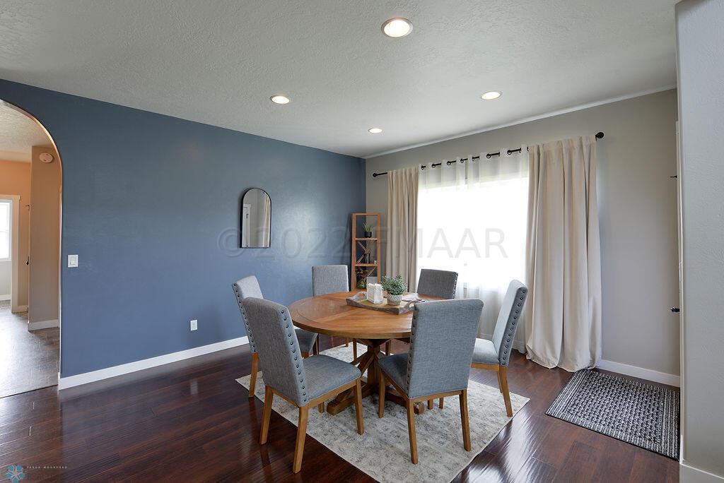 Spacious Dining Area