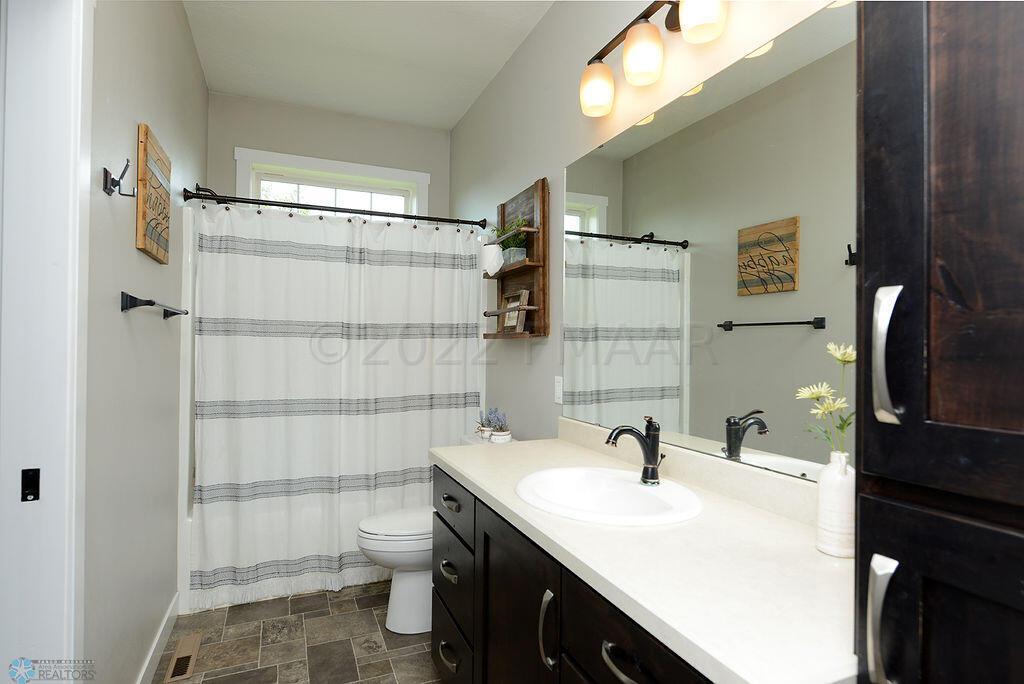 Main Floor Full Bath