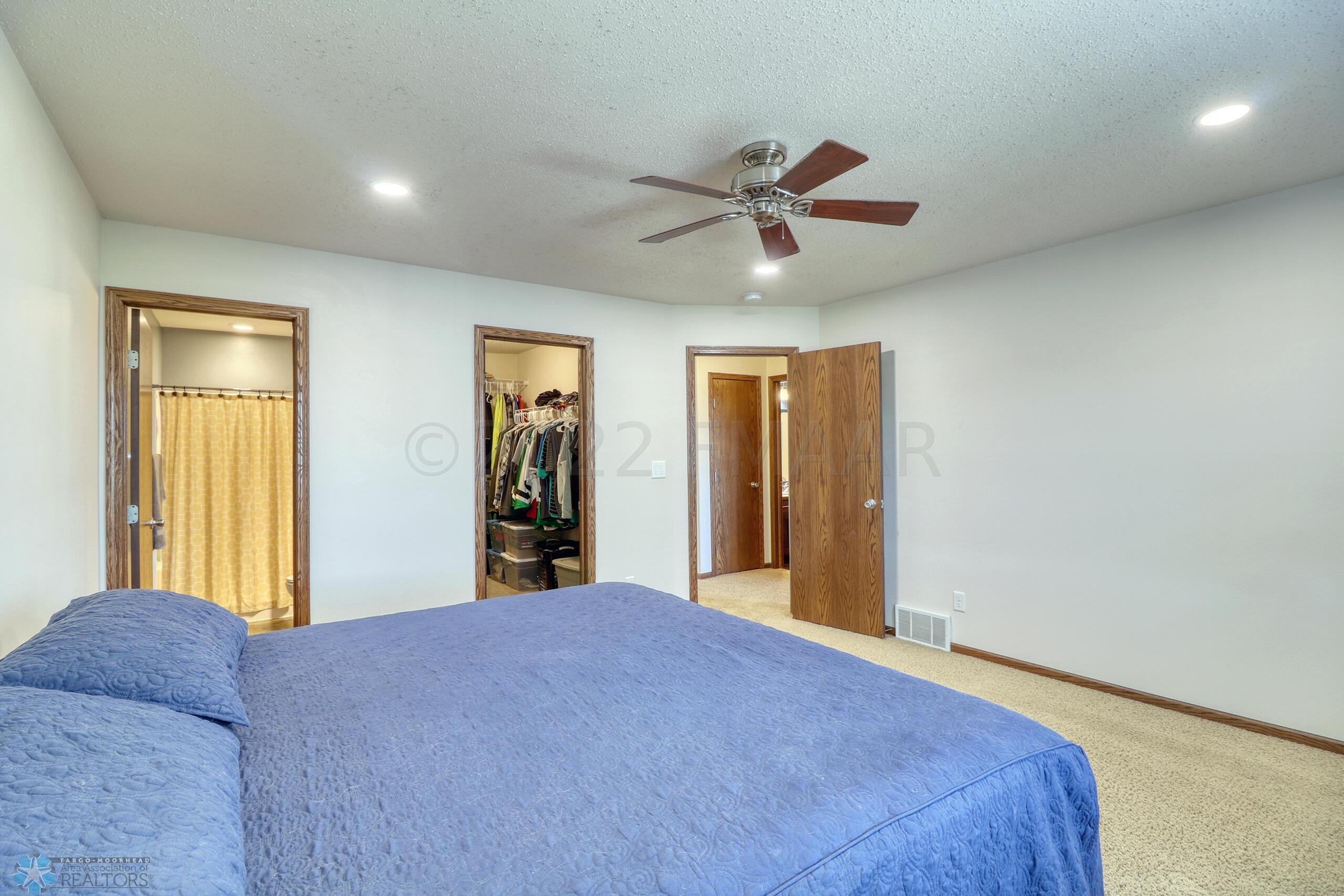 Master Bedroom1_3