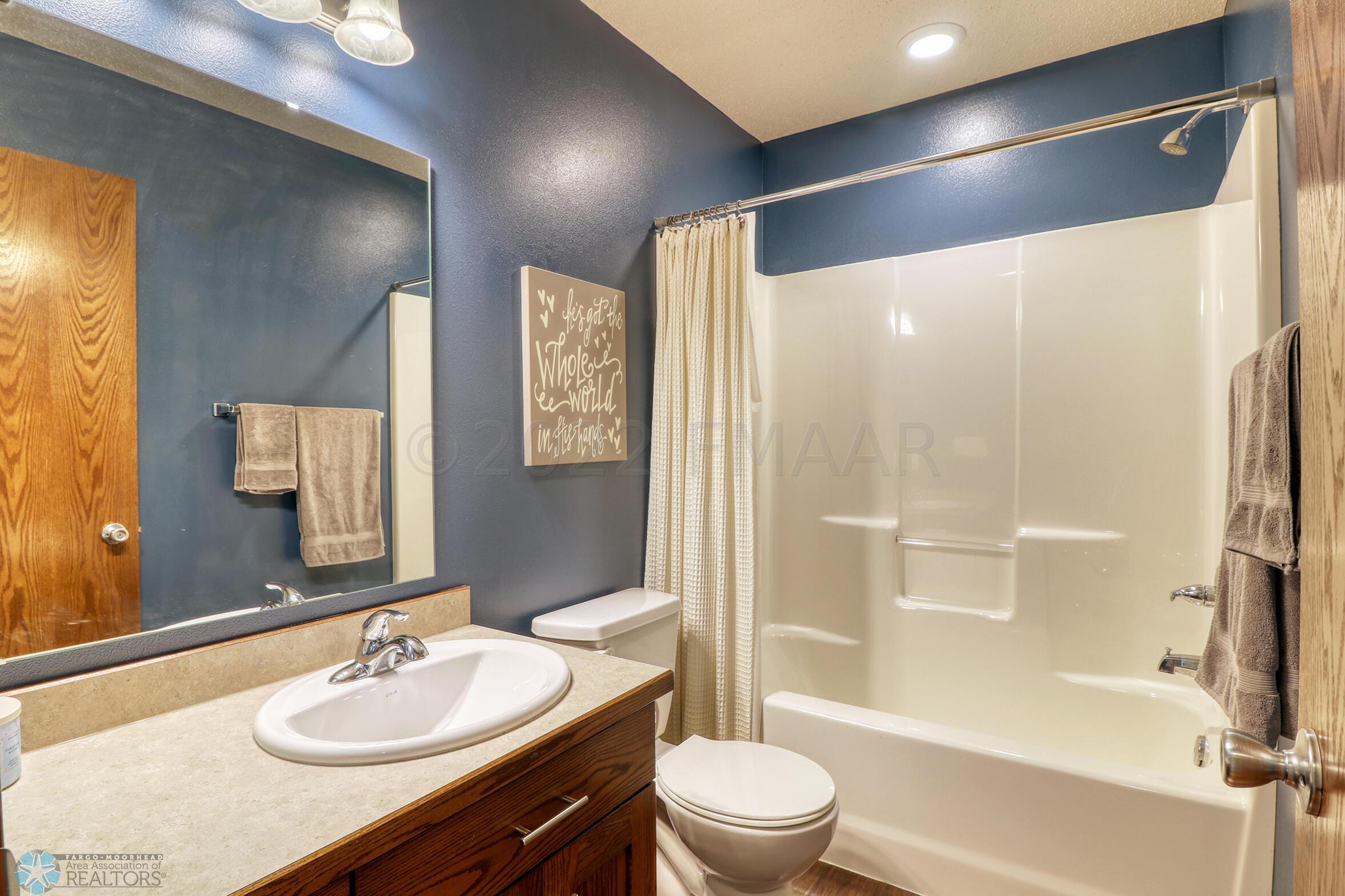 Upstairs Bathroom1_1